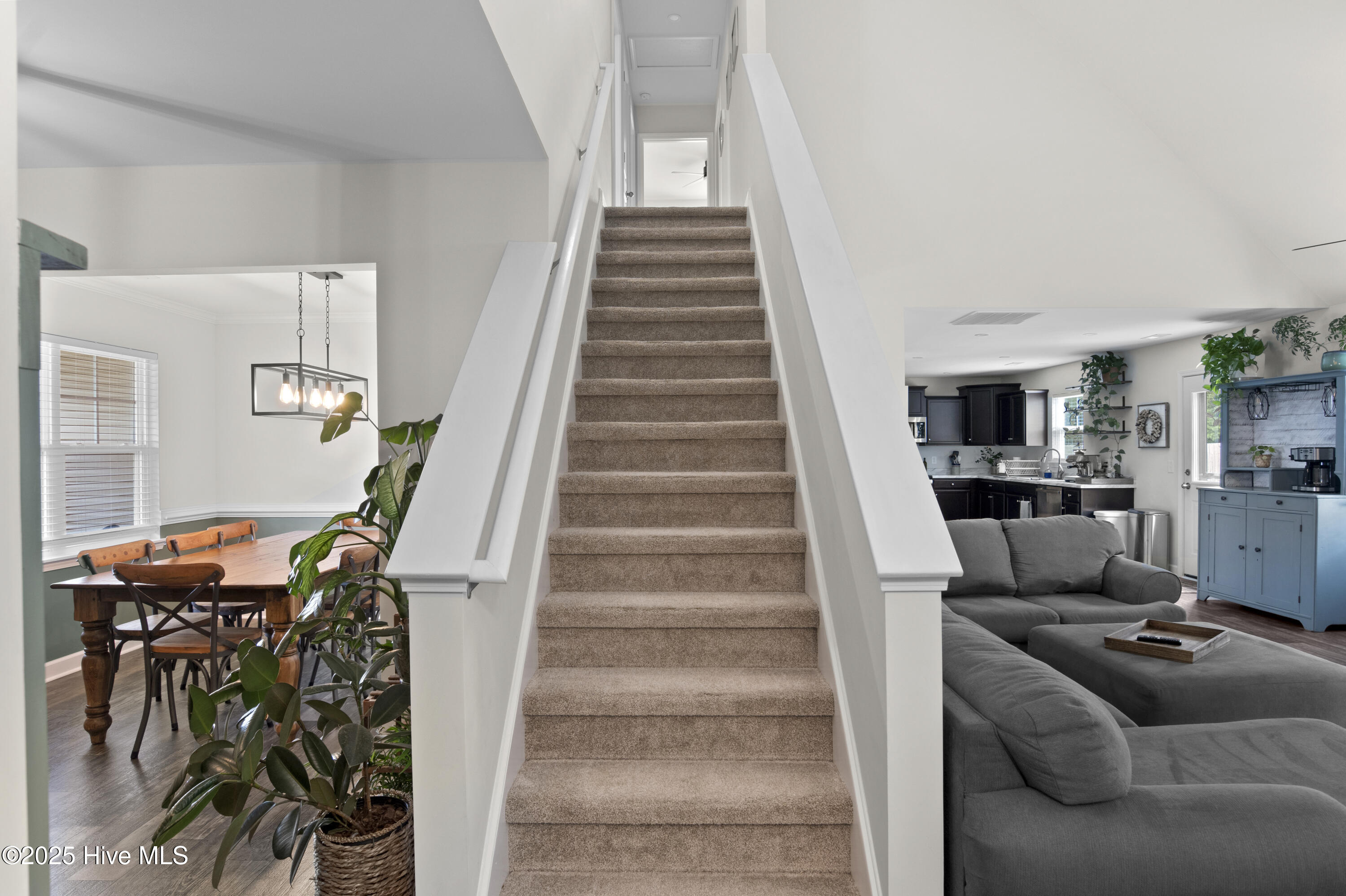 410 Silverstone Place Property Photo 30