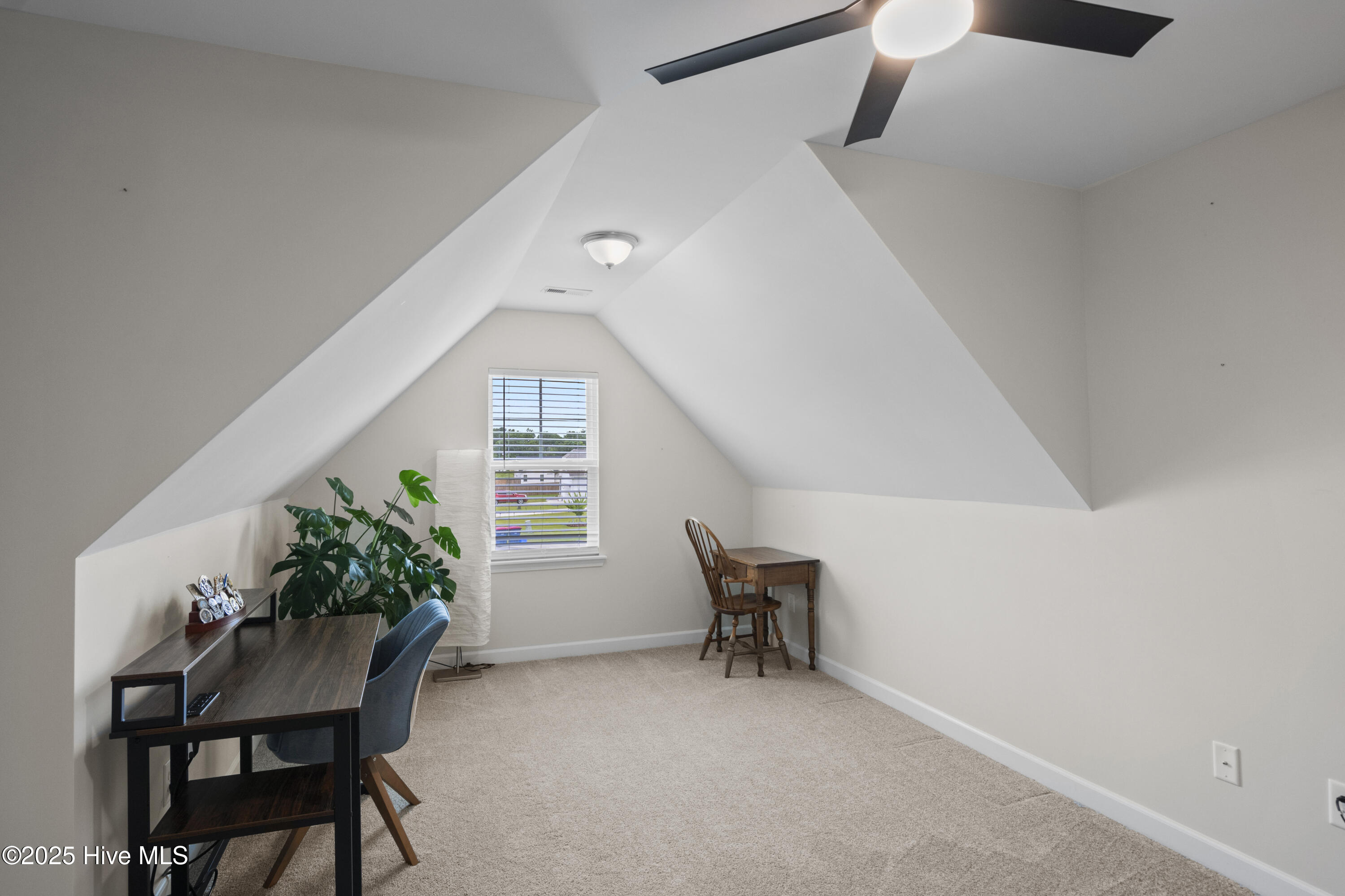 410 Silverstone Place Property Photo 33