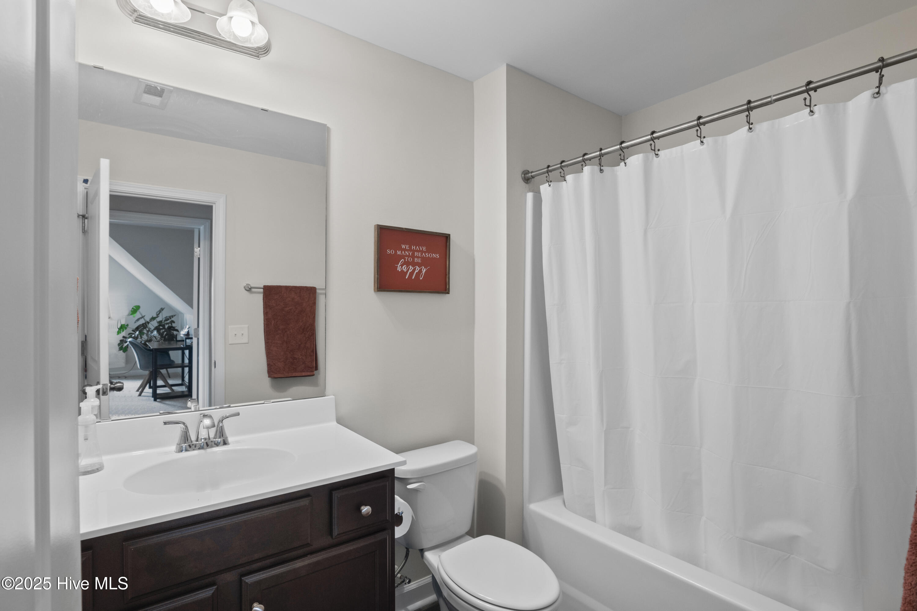 410 Silverstone Place Property Photo 35