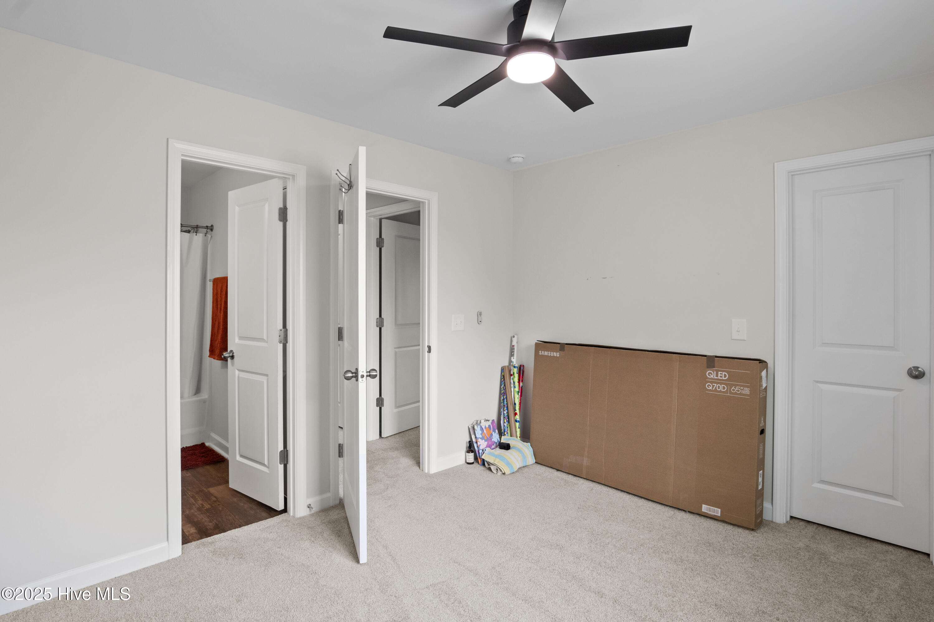 410 Silverstone Place Property Photo 36