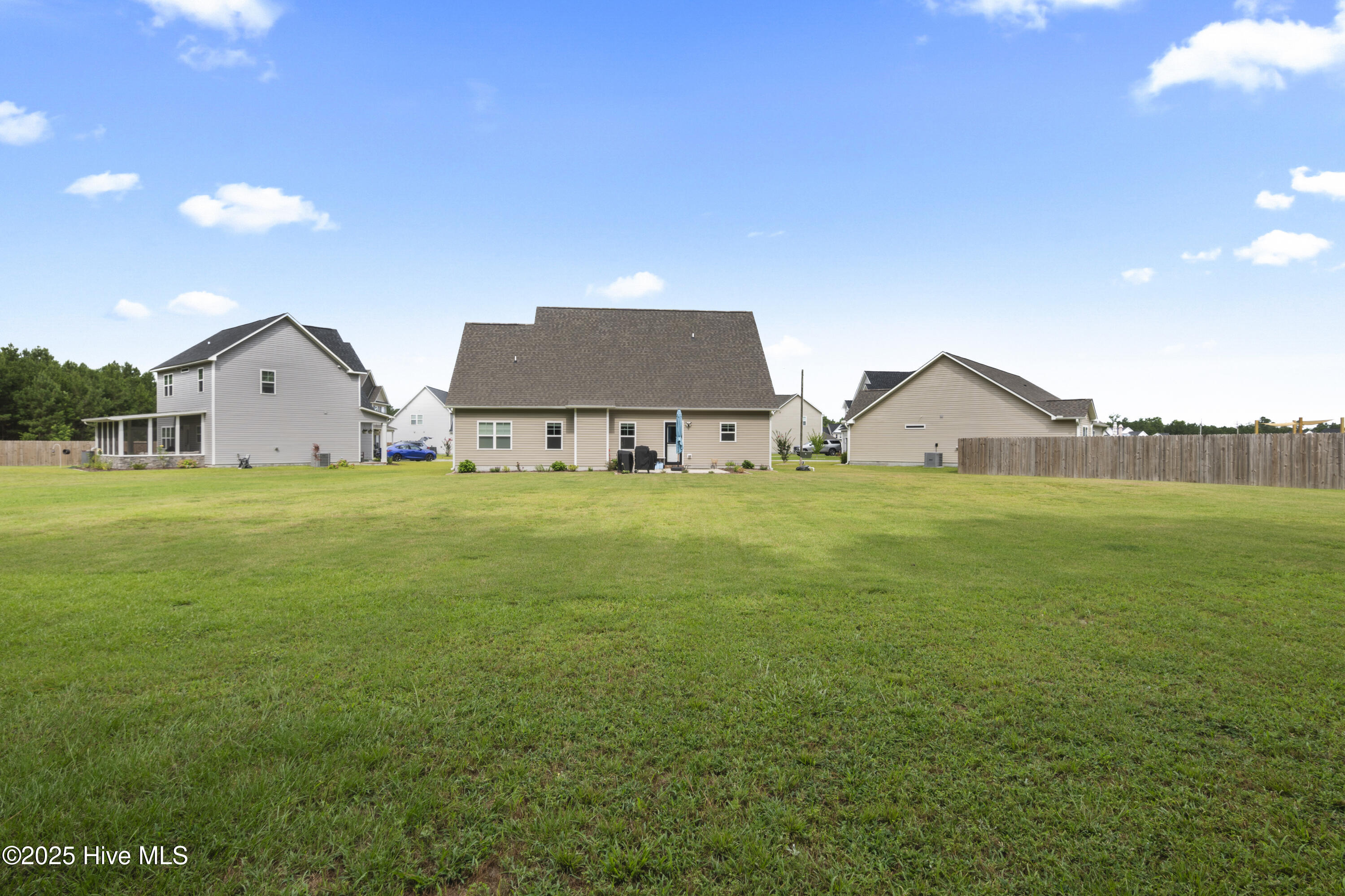 410 Silverstone Place Property Photo 38