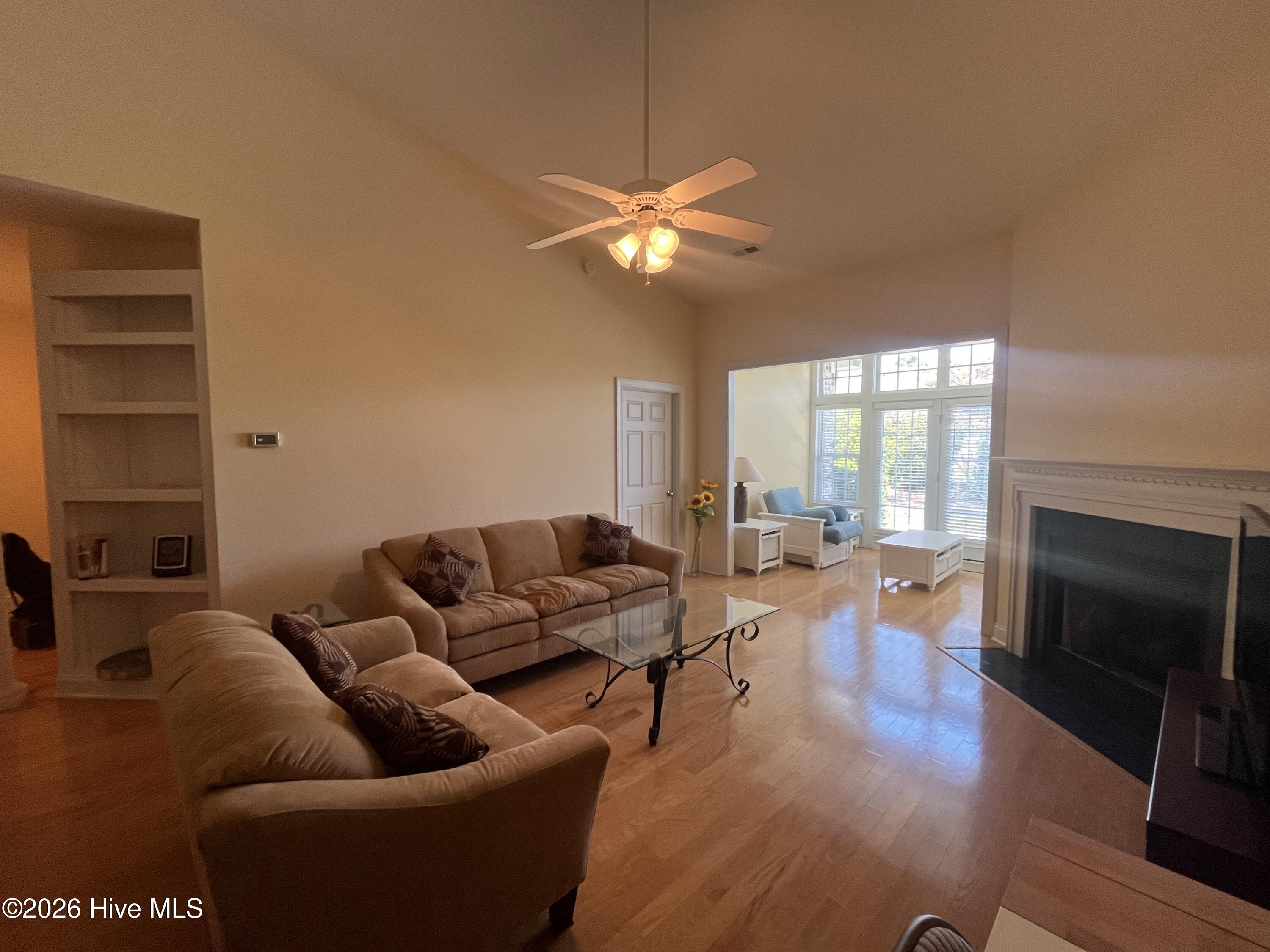 1005 E Shearwater Lane Property Photo 2
