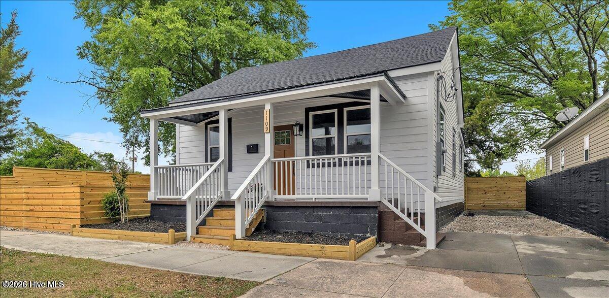 1109 Dock Street Property Photo 1