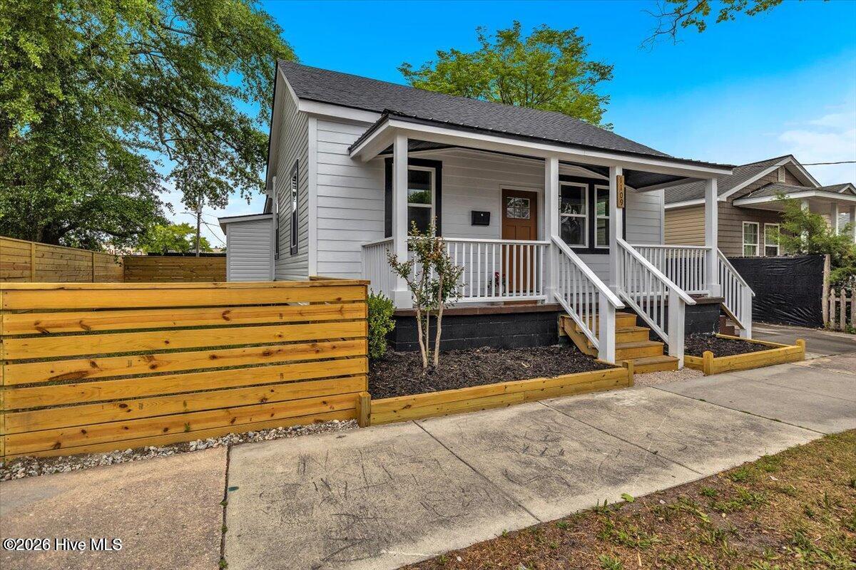 1109 Dock Street Property Photo 3