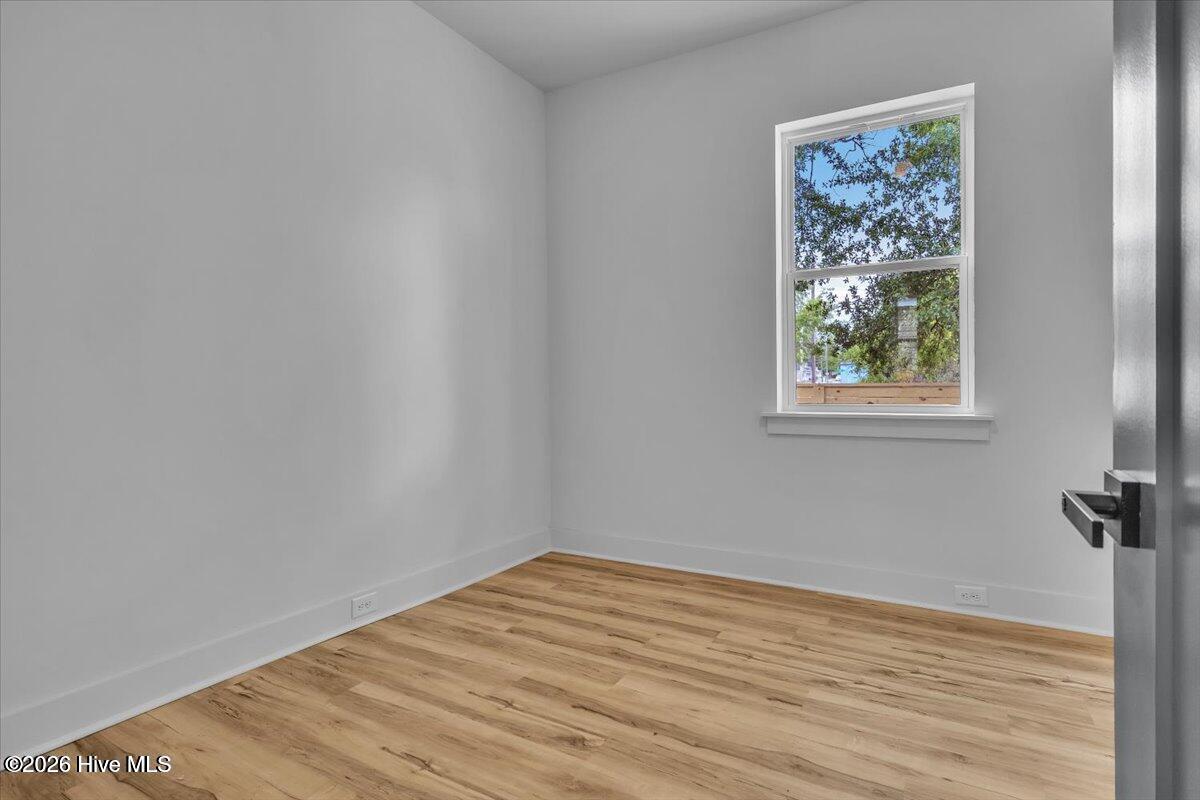 1109 Dock Street Property Photo 10