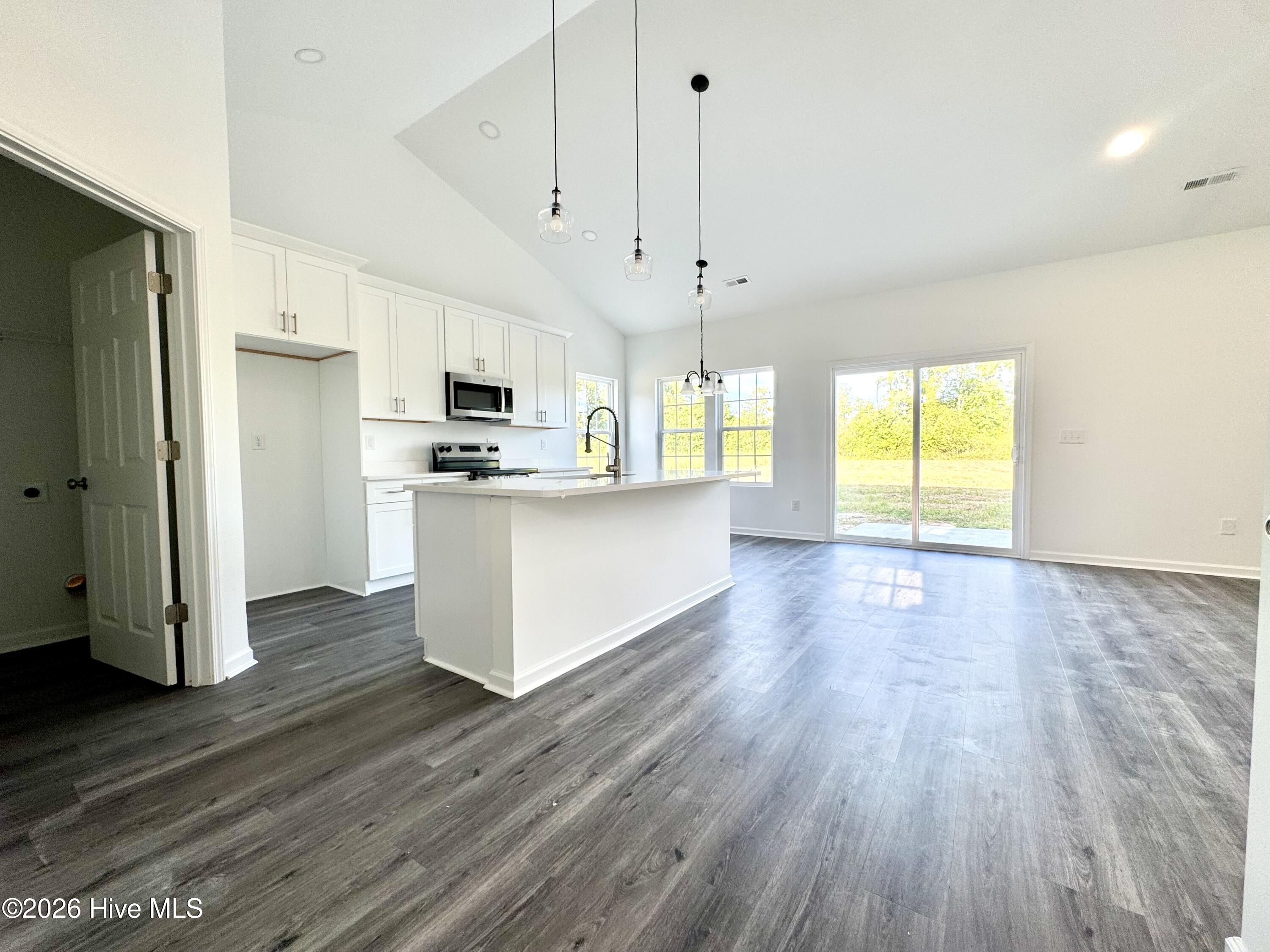 304 Miller Street Property Photo 5