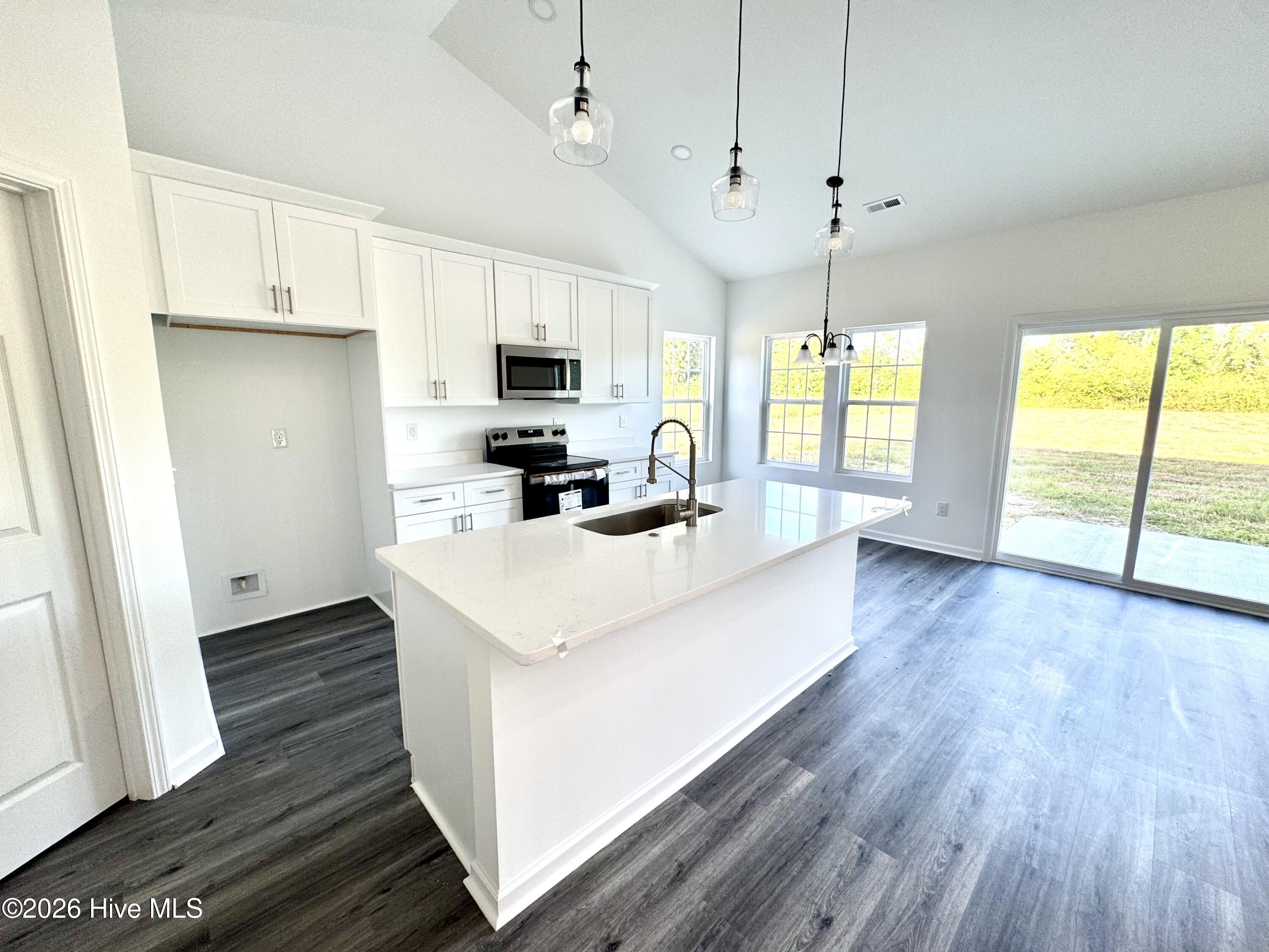 304 Miller Street Property Photo 6