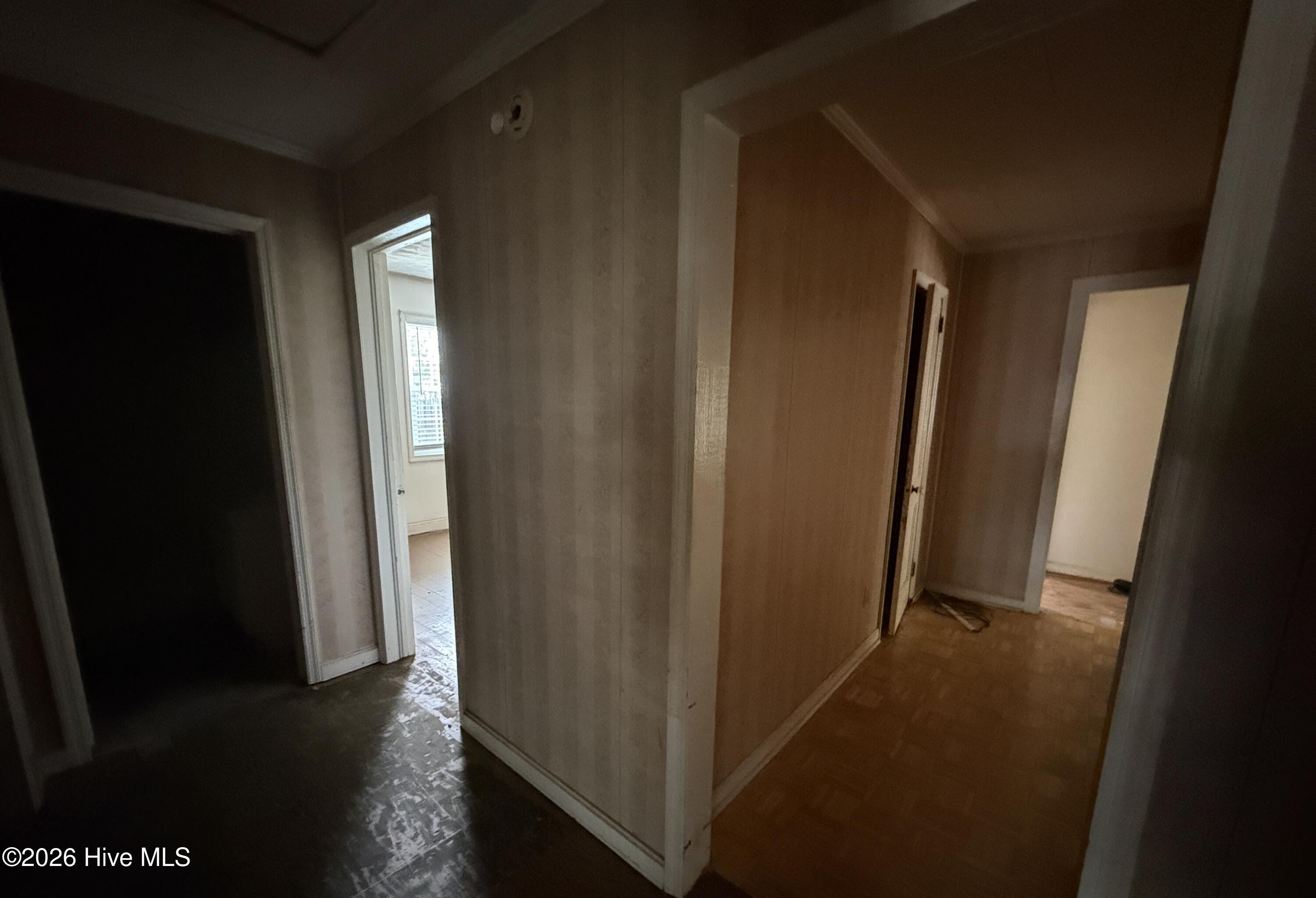 401 E Howard Street Property Photo 9