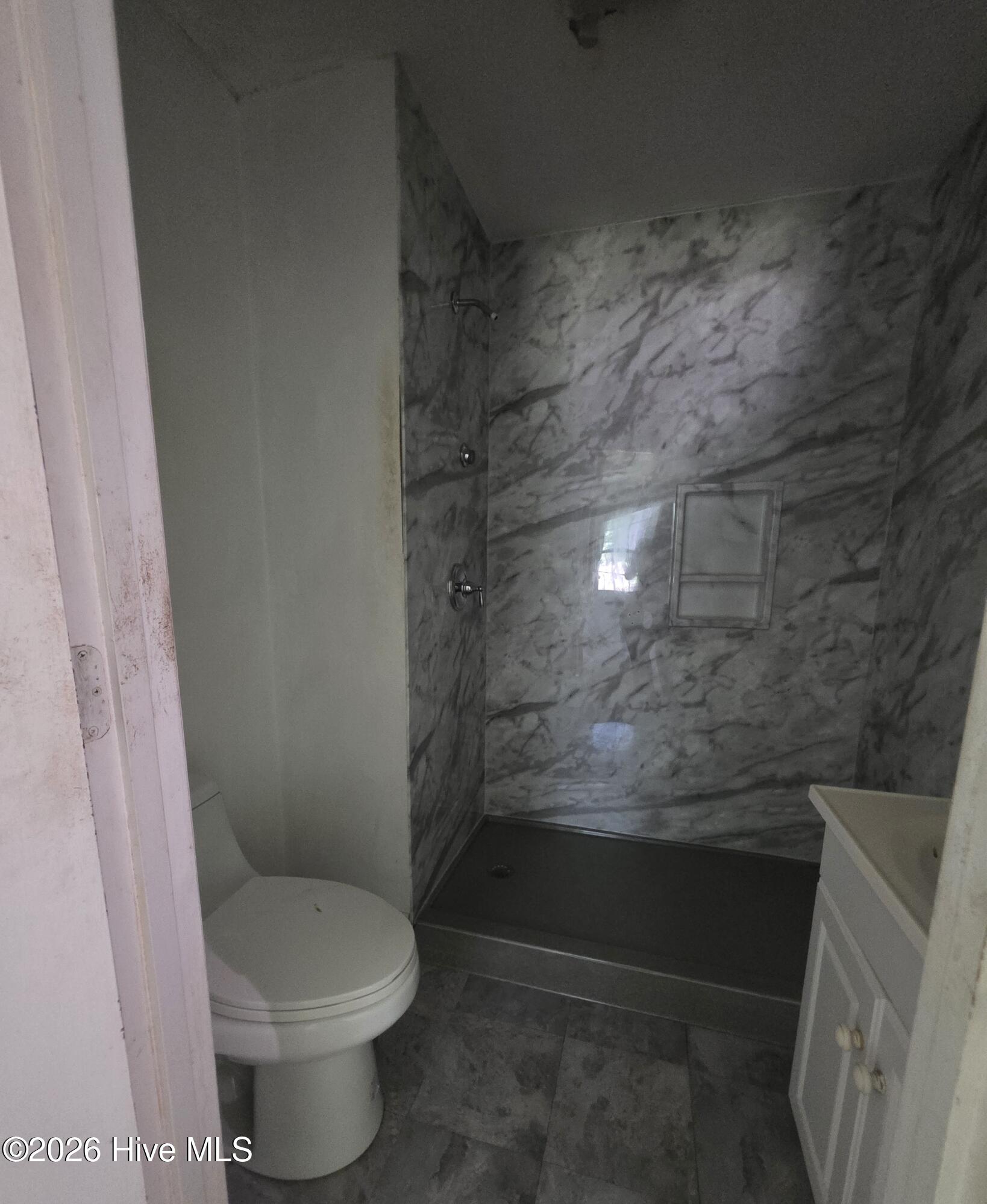 401 E Howard Street Property Photo 14
