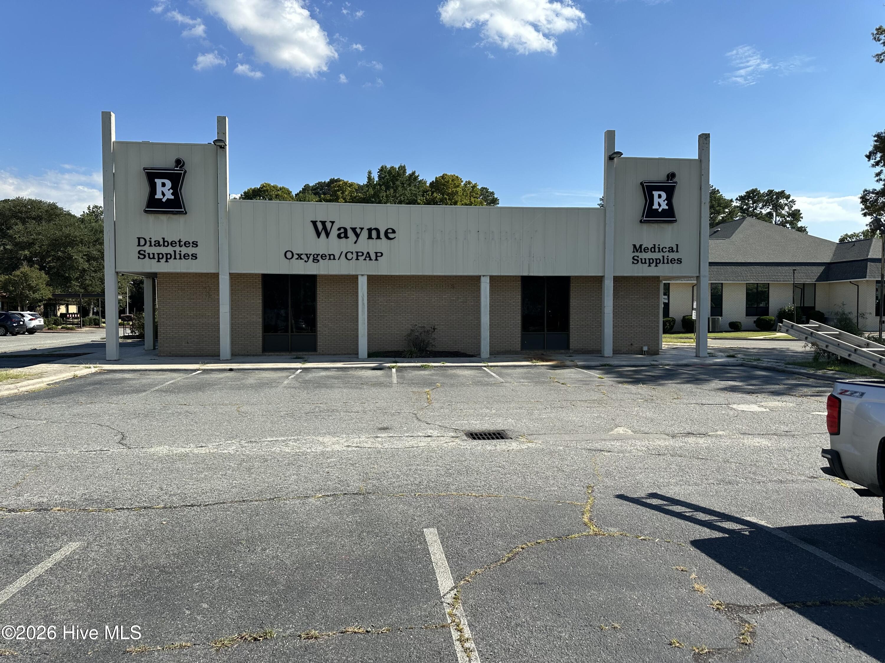 2302 Wayne Memorial Drive Property Photo 1