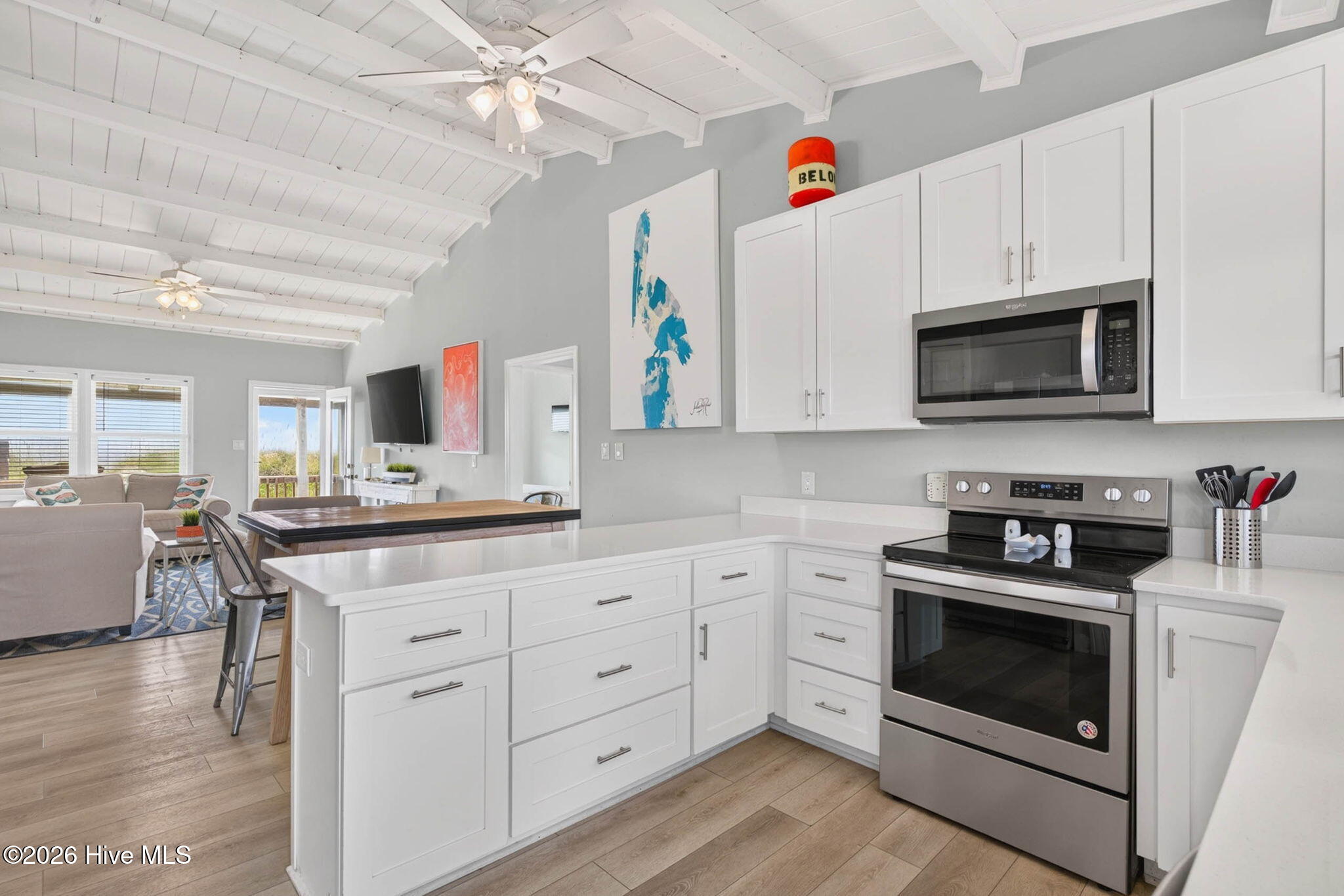 6011 W Beach Drive Property Photo 8