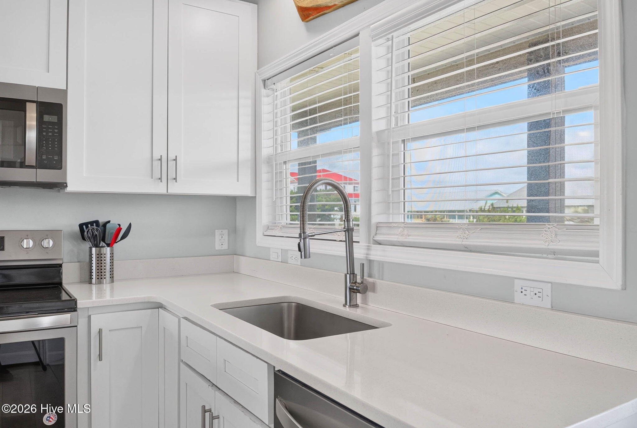 6011 W Beach Drive Property Photo 10