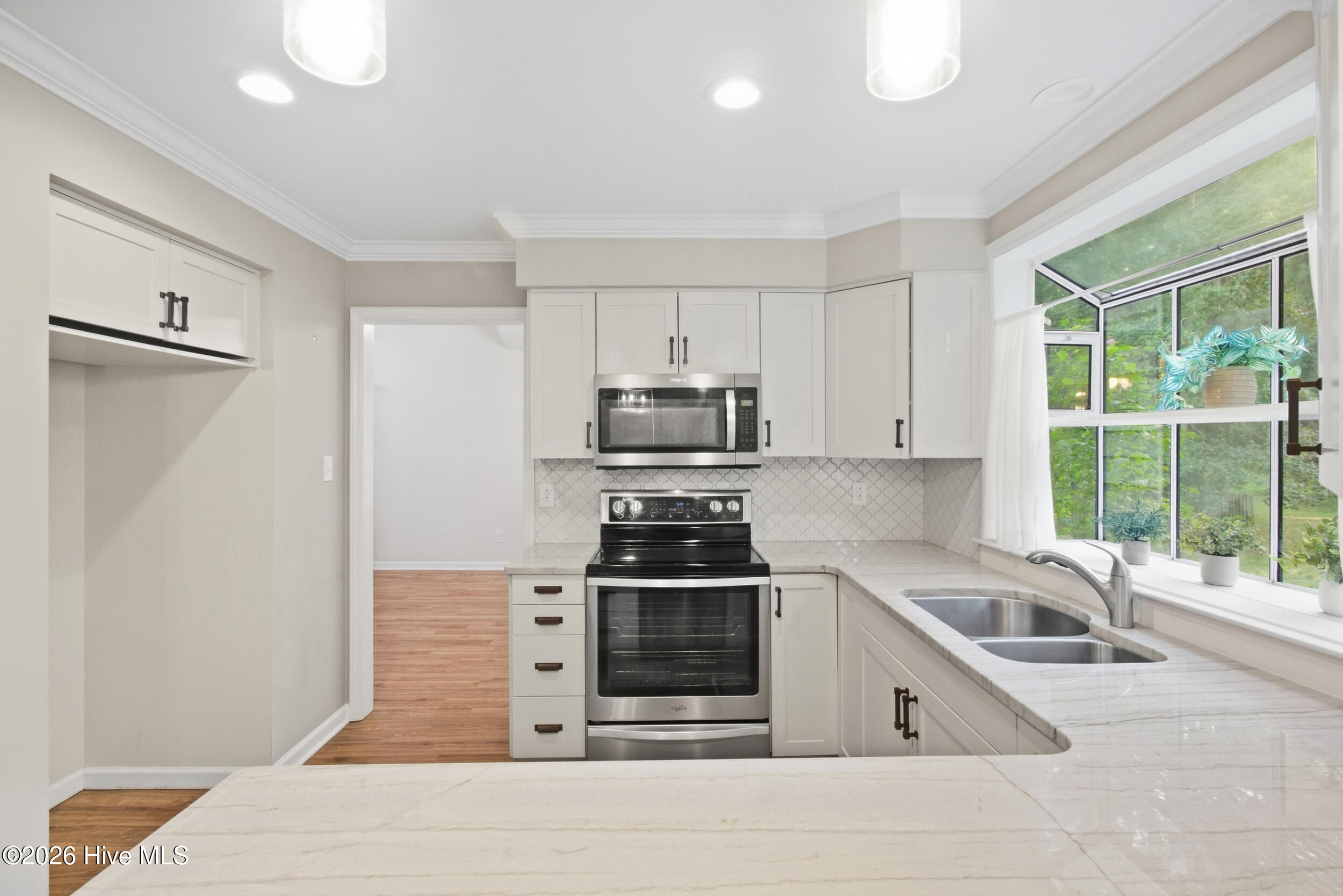 1216 Pine Valley Drive Property Photo 5