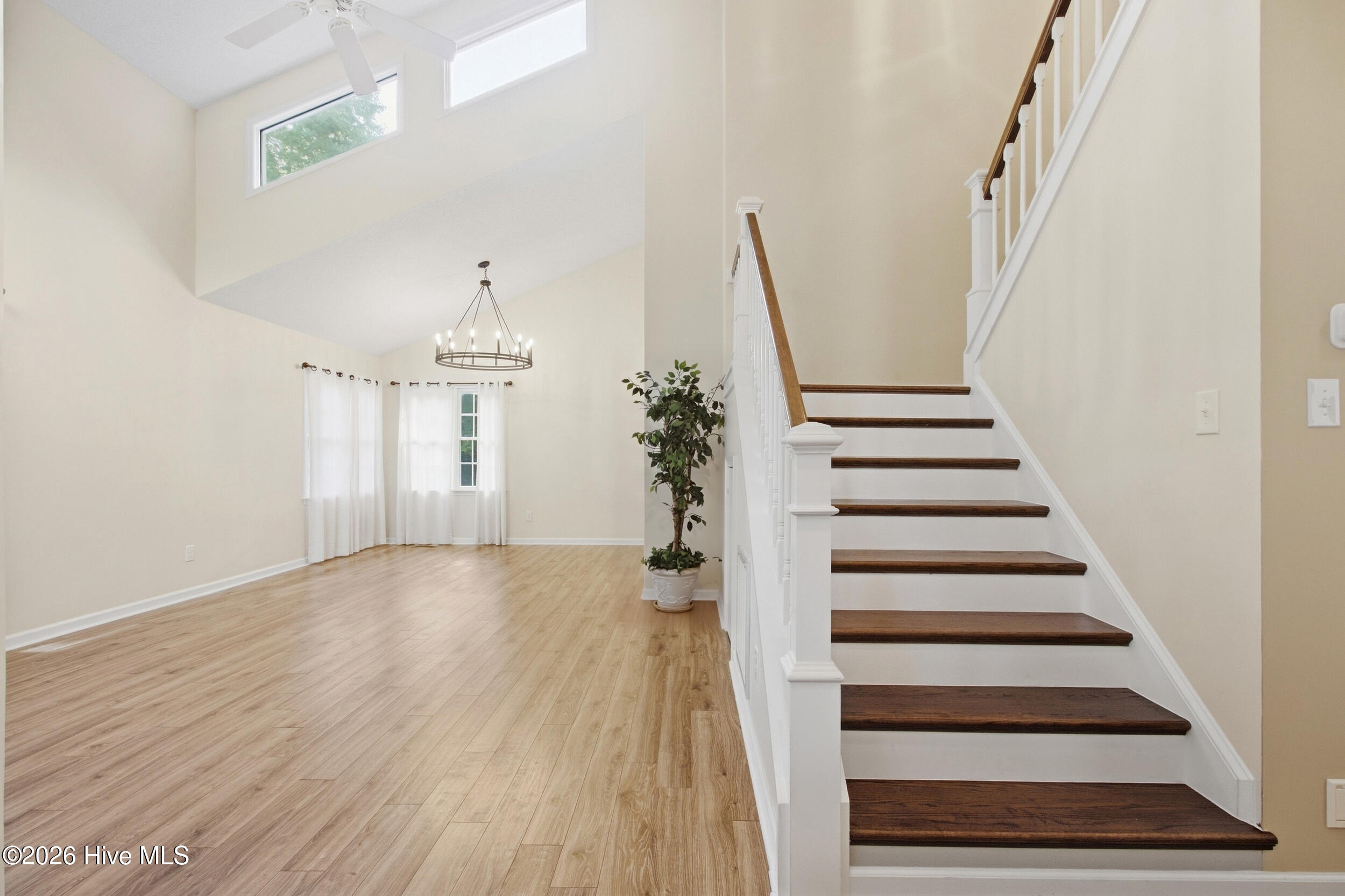 1216 Pine Valley Drive Property Photo 9