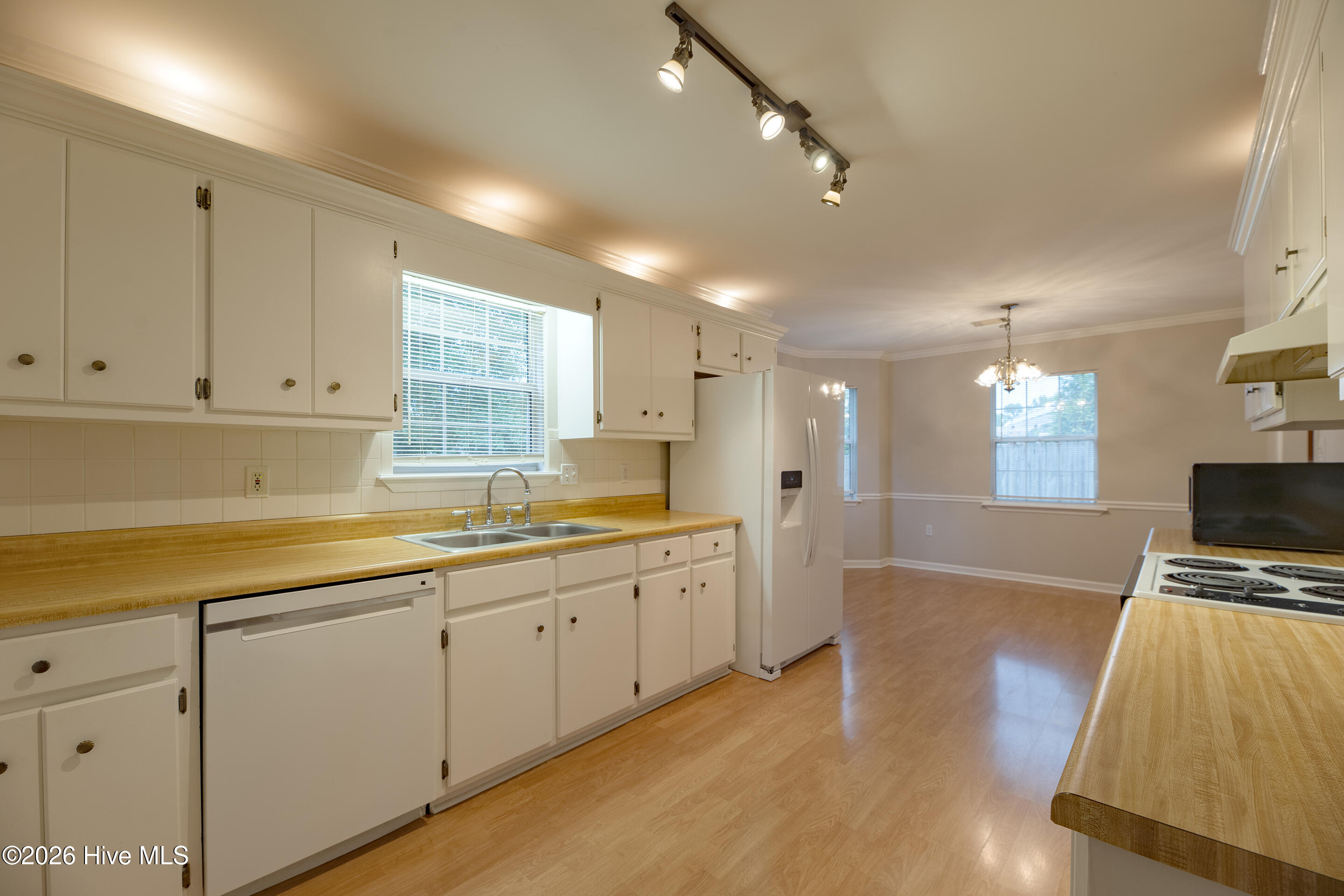 4661 Wellington Court Property Photo 6