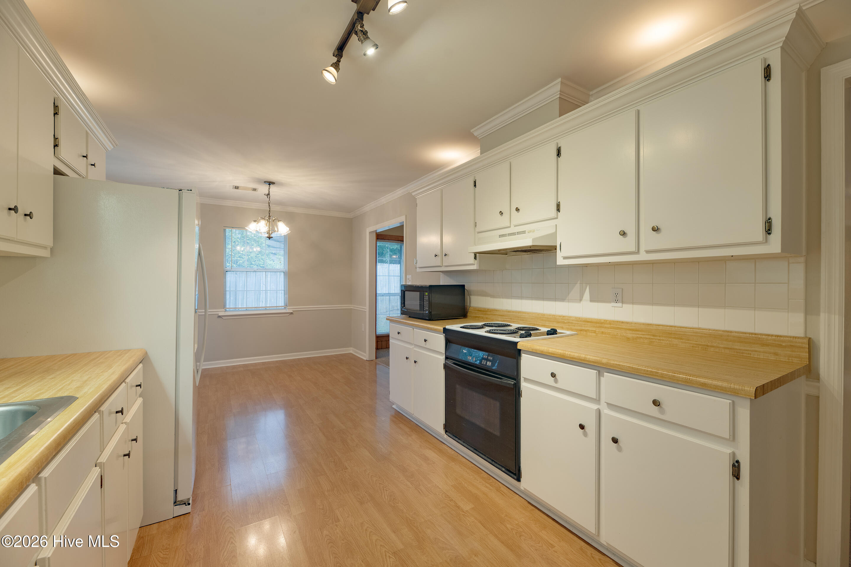 4661 Wellington Court Property Photo 7