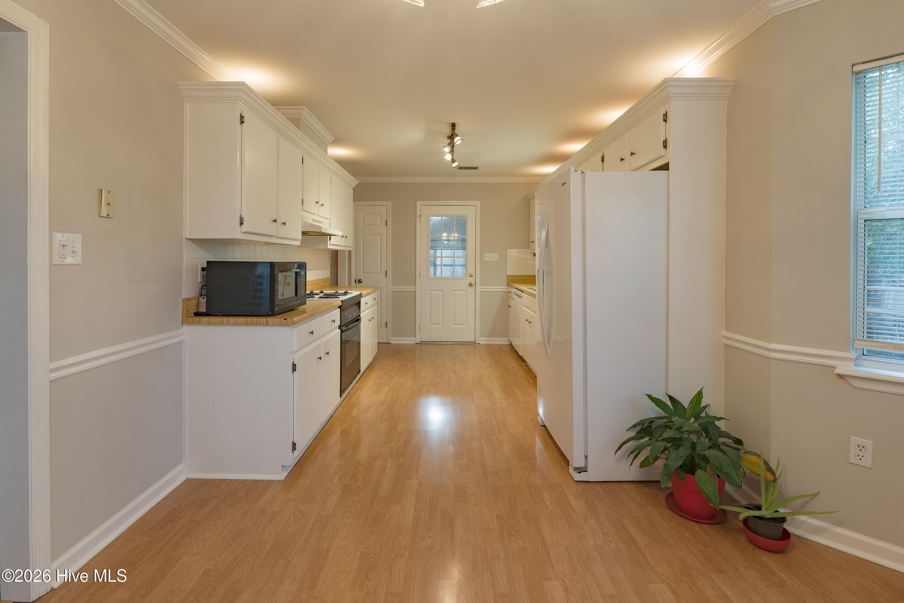 4661 Wellington Court Property Photo 9