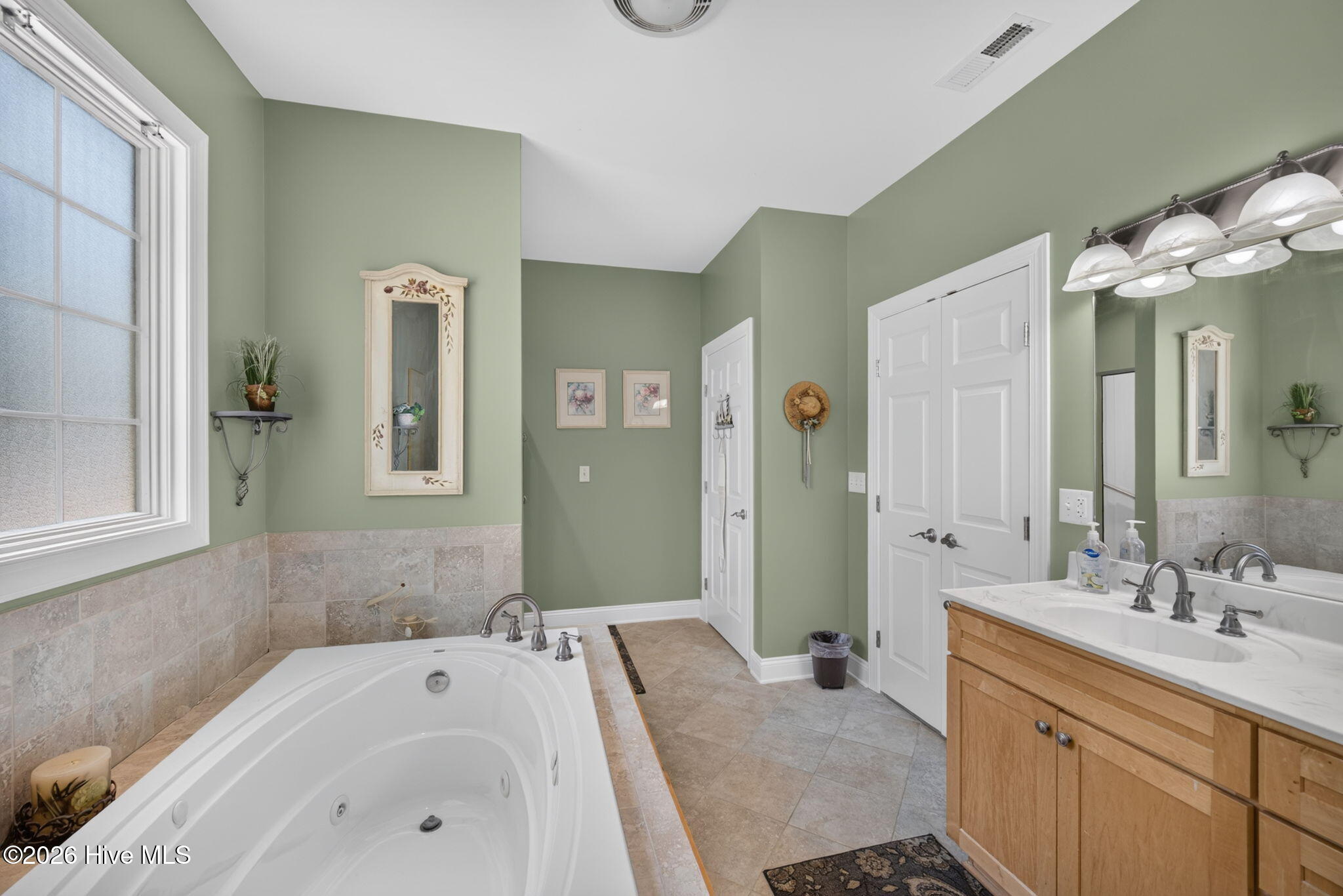 103 Nanthala Court E Property Photo 28