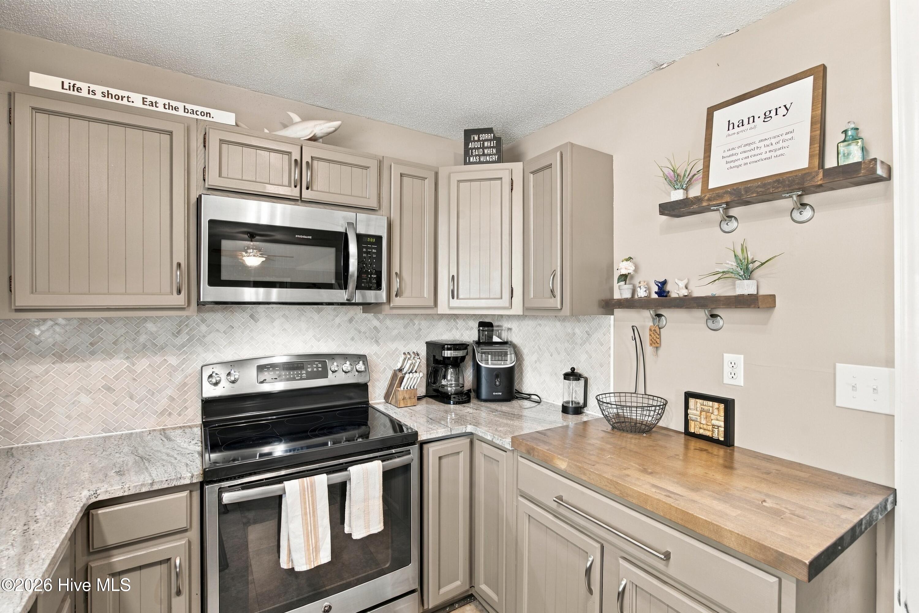 321 Ne 60th Street Property Photo 25