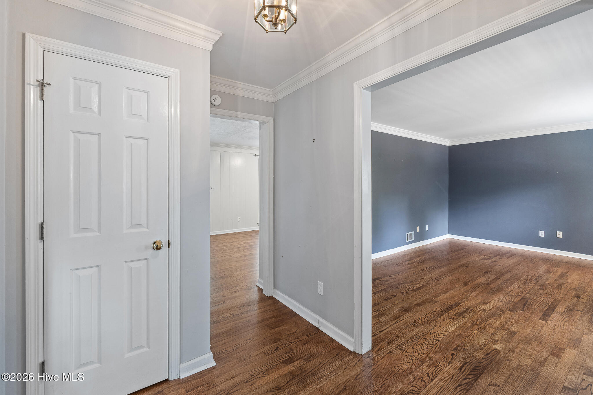2706 Kipling Drive Property Photo 4