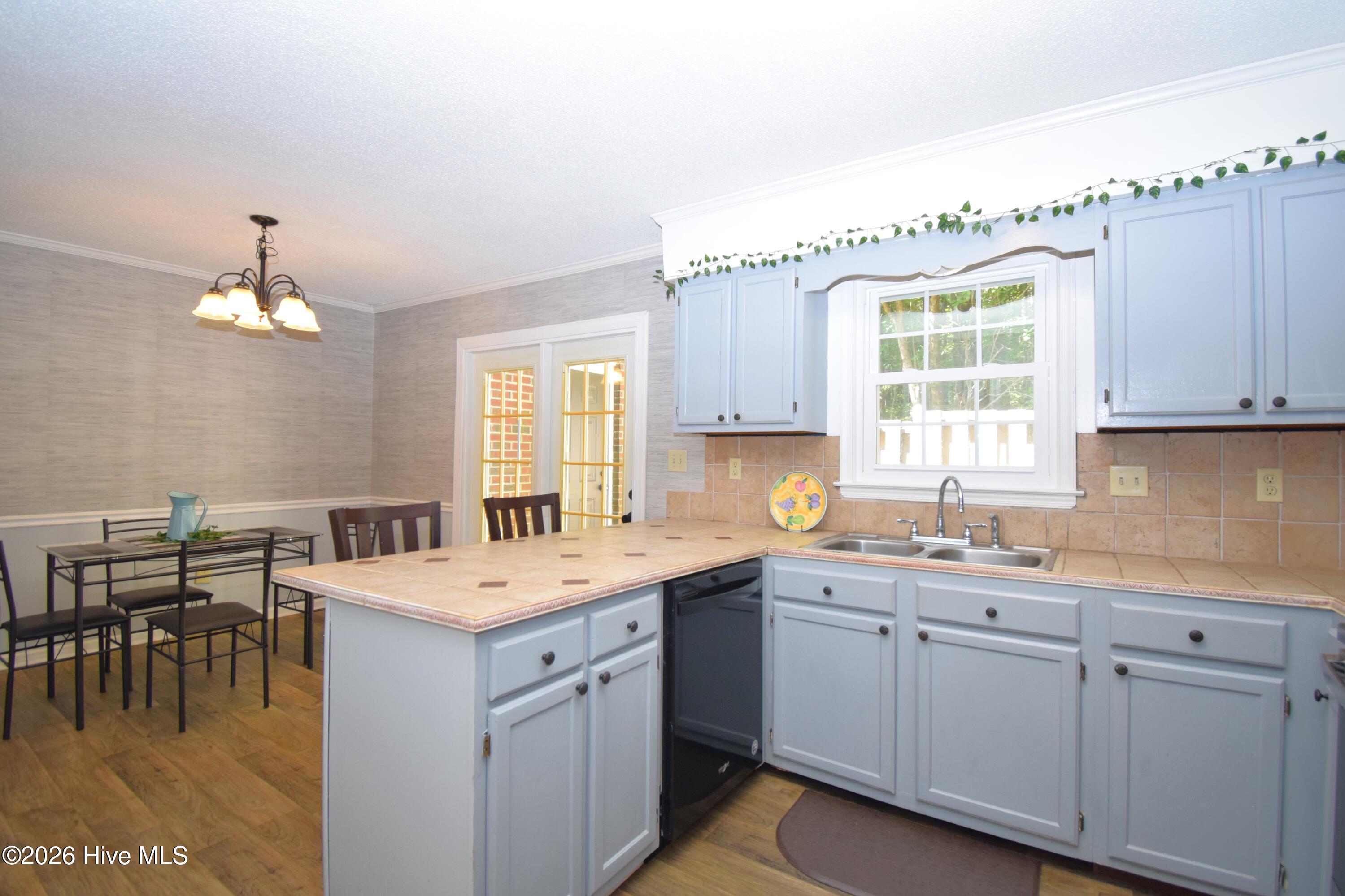 2907 Cedar Creek Road Unit H Property Photo 8