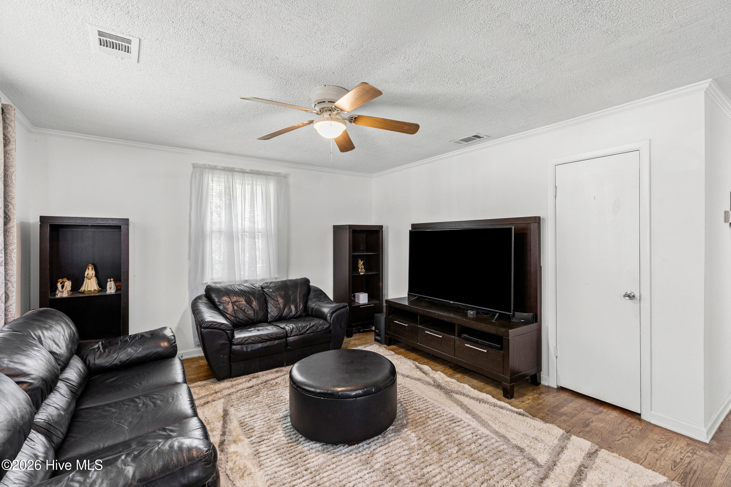 2426 N Carolina Avenue Property Photo 2