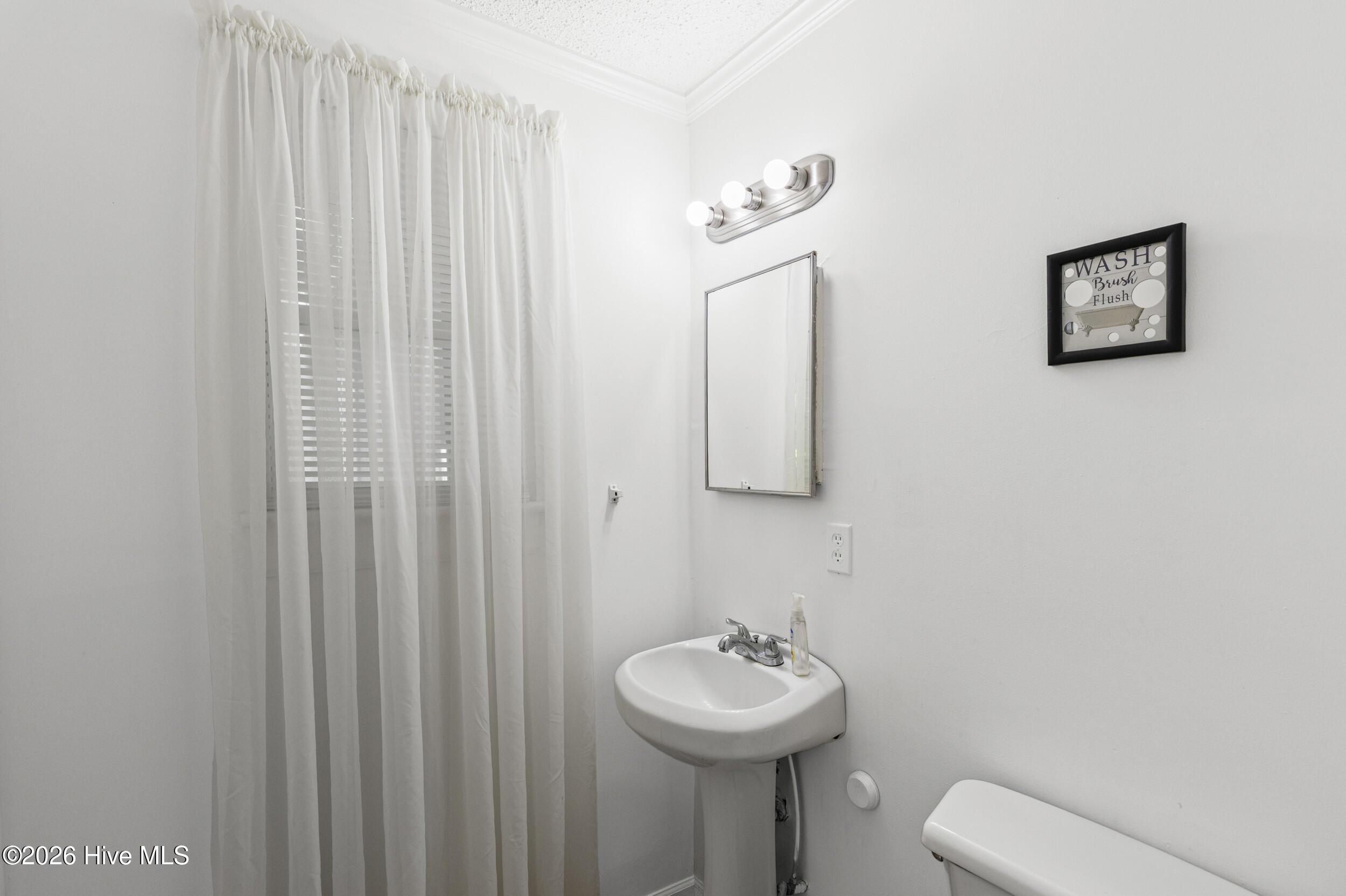 2426 N Carolina Avenue Property Photo 9