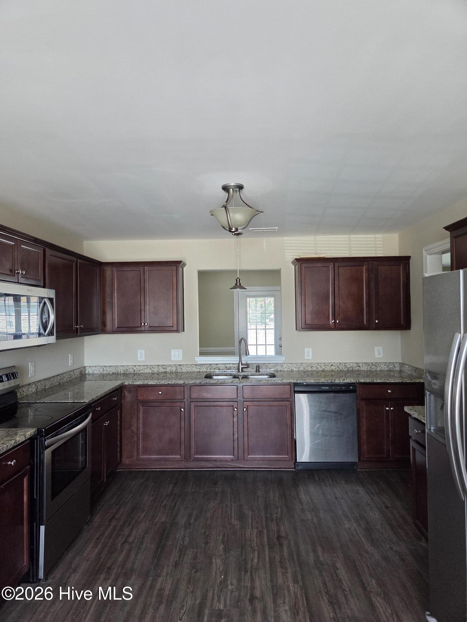 500 Hillshade Court B Property Photo 5
