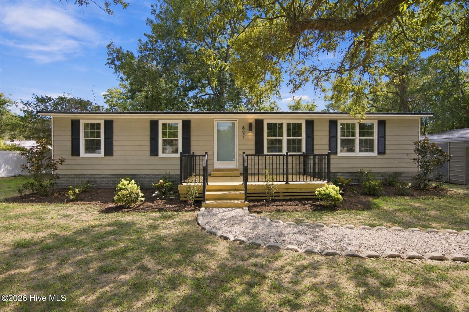621 Harbor Drive Se Property Photo 1