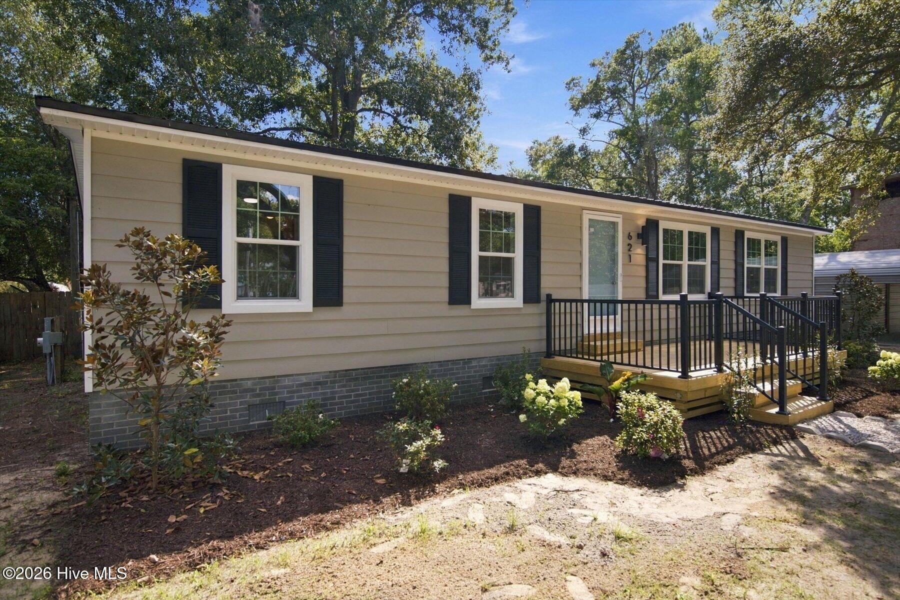 621 Harbor Drive Se Property Photo 13