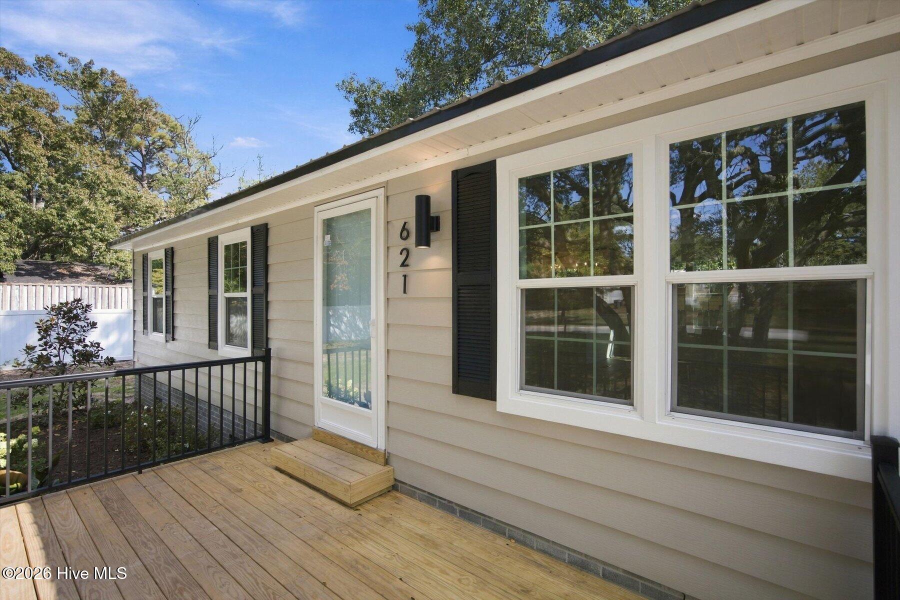 621 Harbor Drive Se Property Photo 14