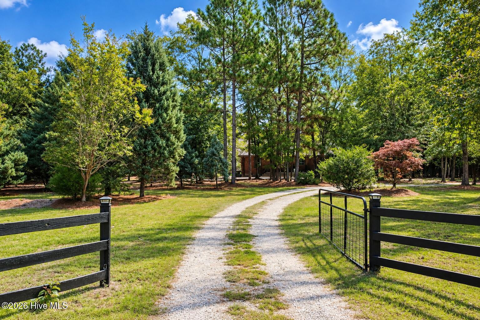 2033 Green Pond Road Property Photo 3