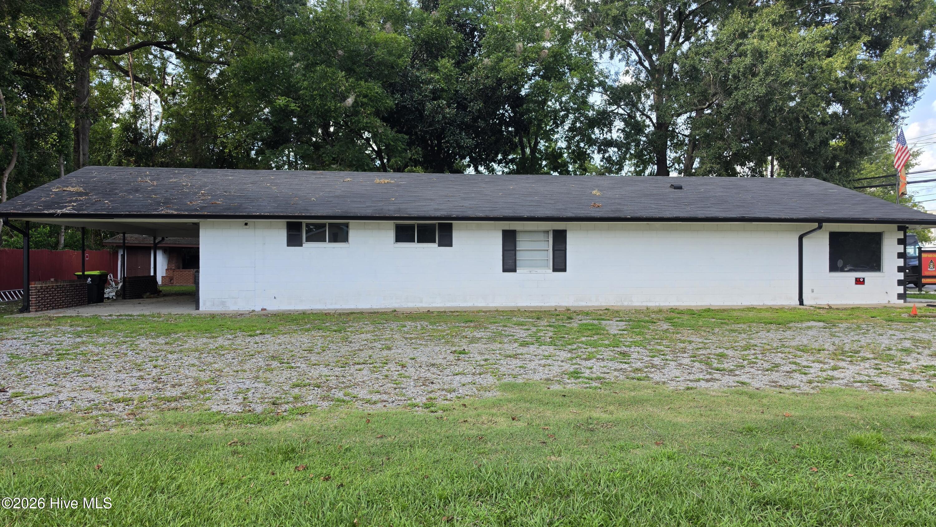 426 S Lee Street Property Photo 4