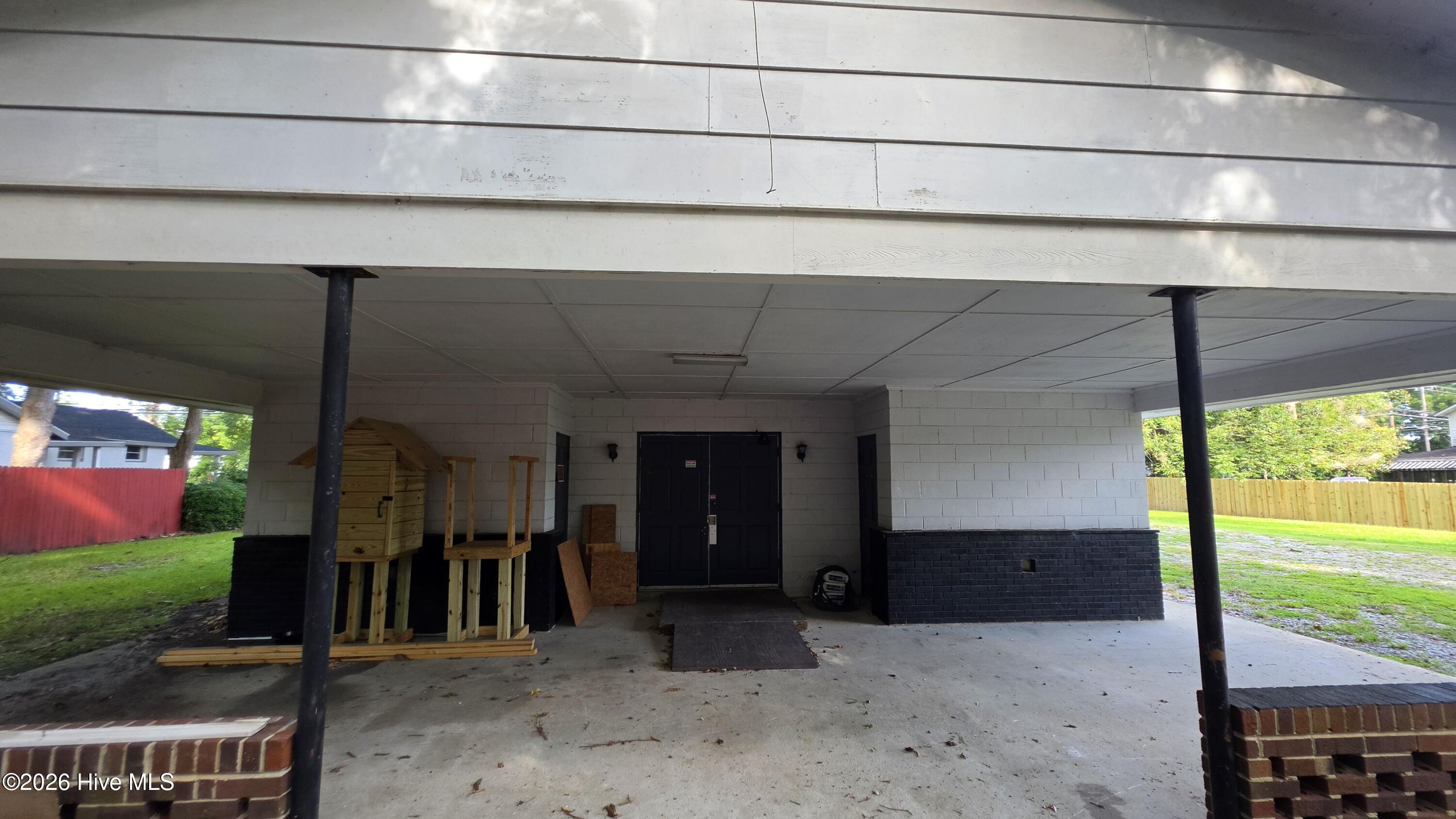 426 S Lee Street Property Photo 6