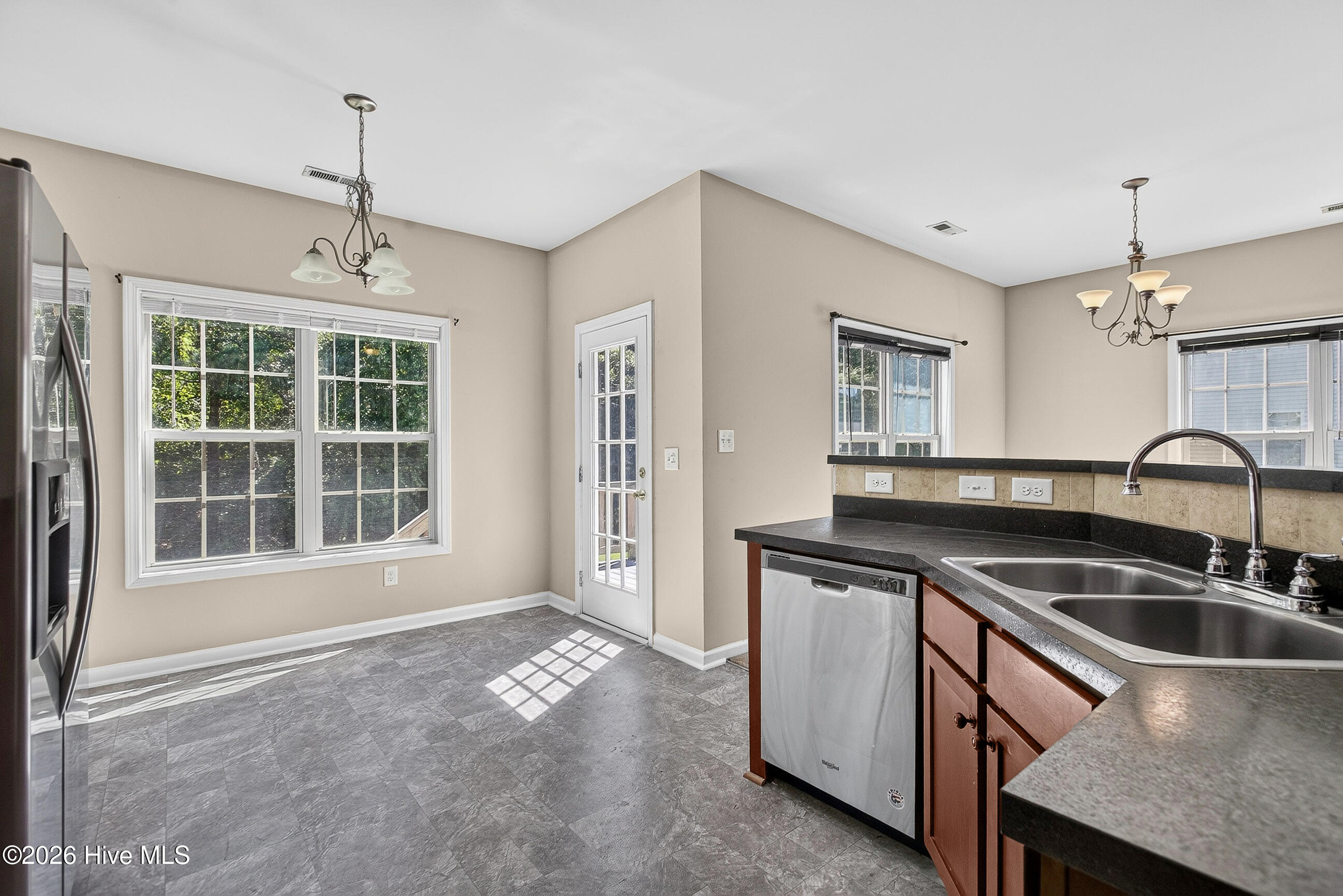 405 Peppermint Drive Property Photo 14