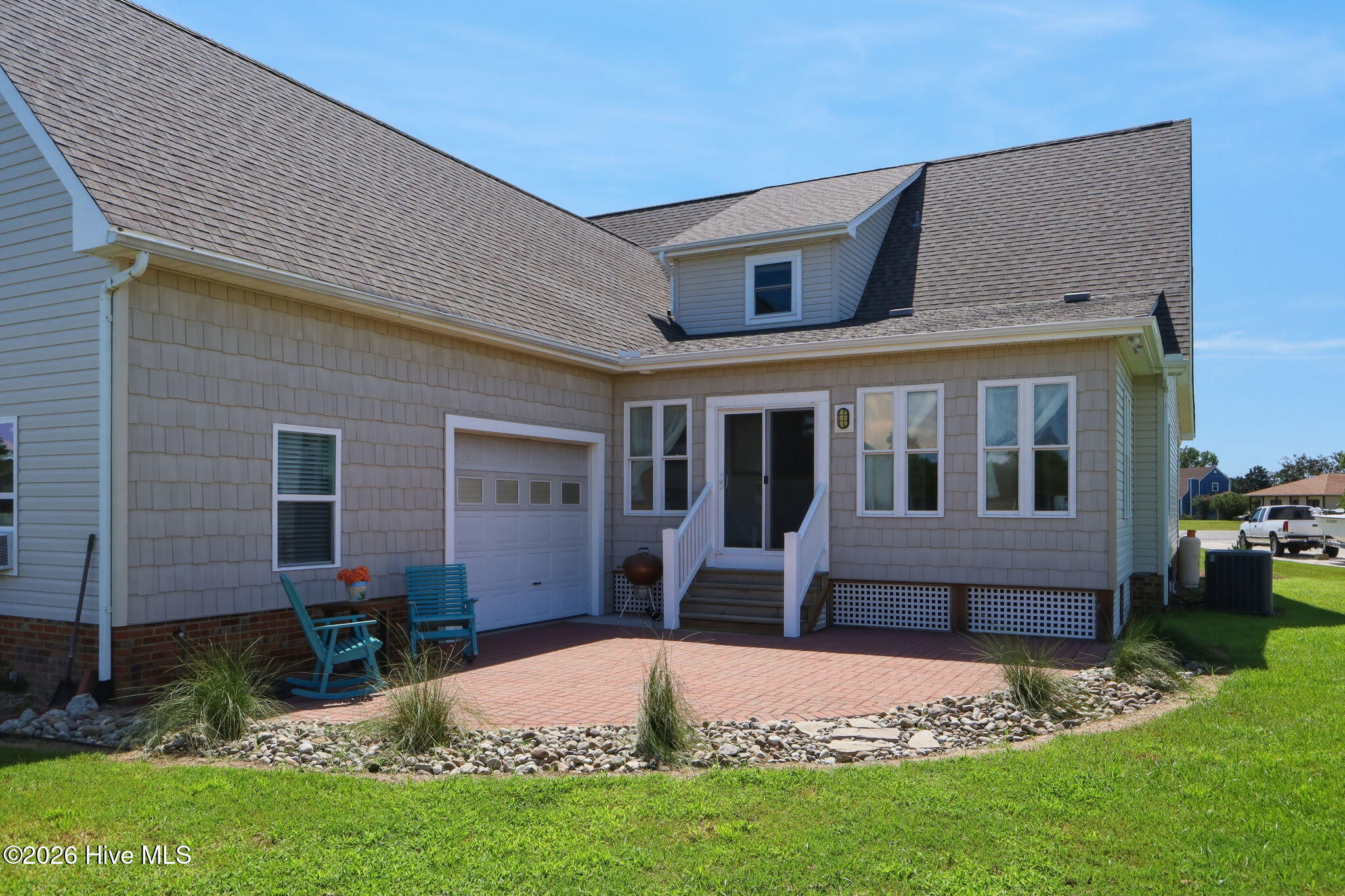 105 Franklin Court Property Photo 7