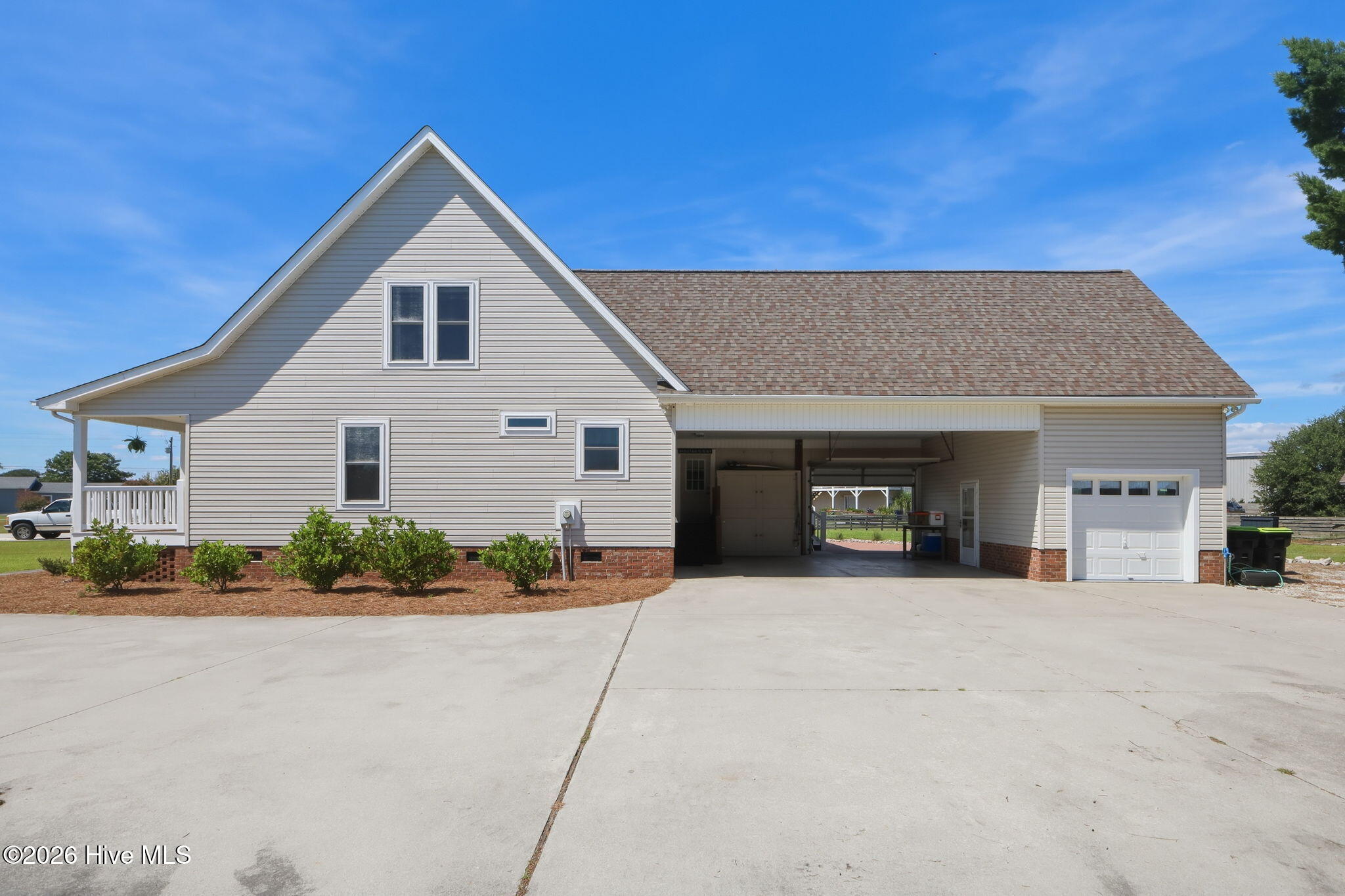 105 Franklin Court Property Photo 8