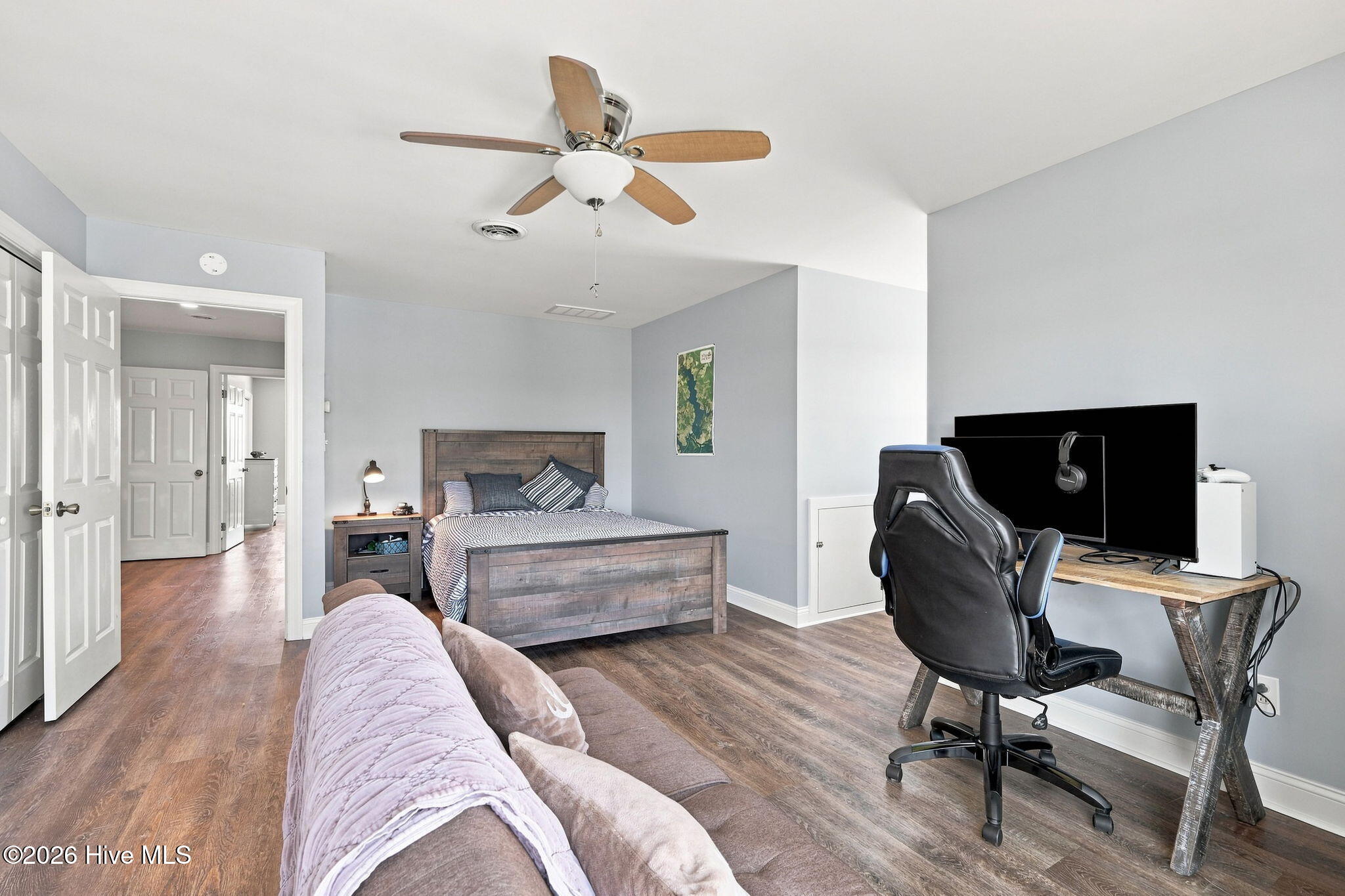 105 Franklin Court Property Photo 37