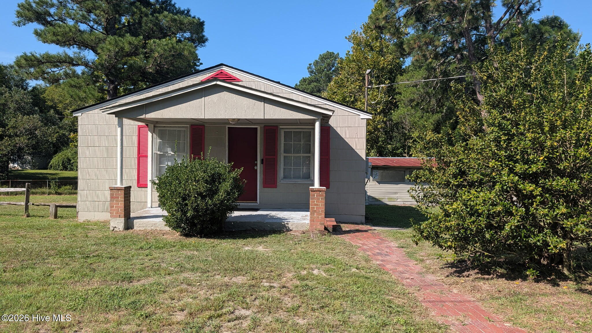 3308 King Charles Road Property Photo 2