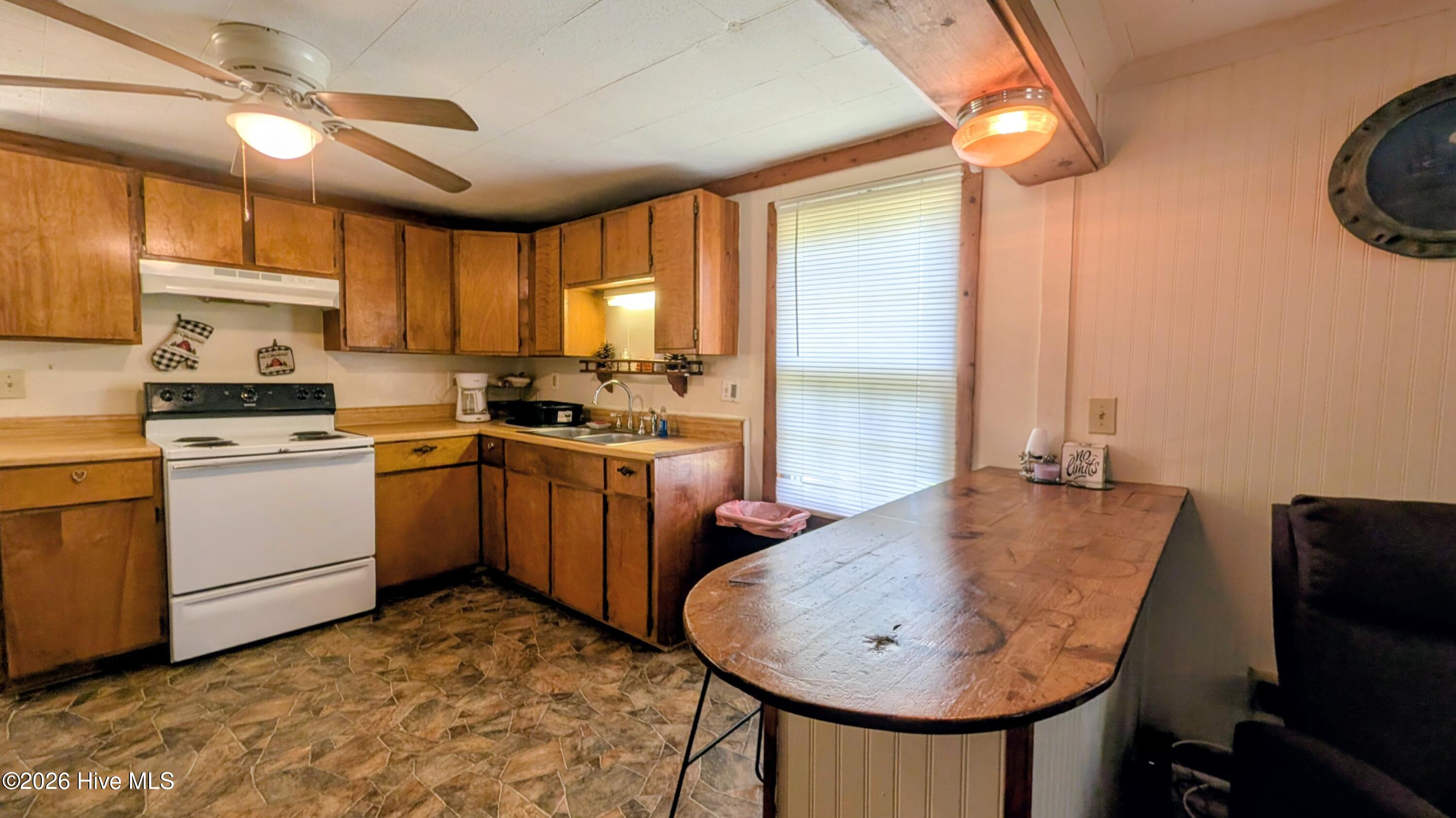 3308 King Charles Road Property Photo 16