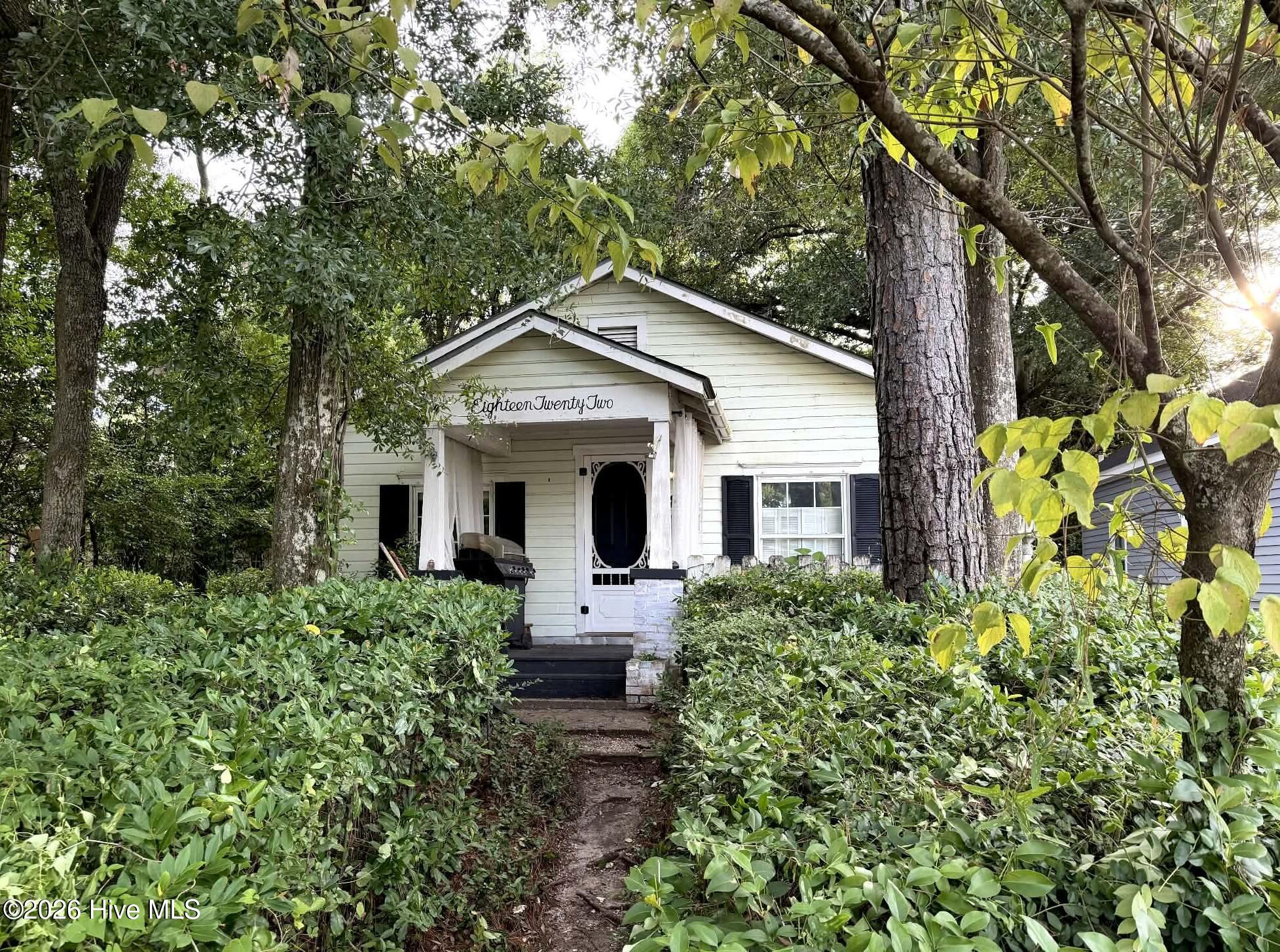 1822 Waddell Street Property Photo 1