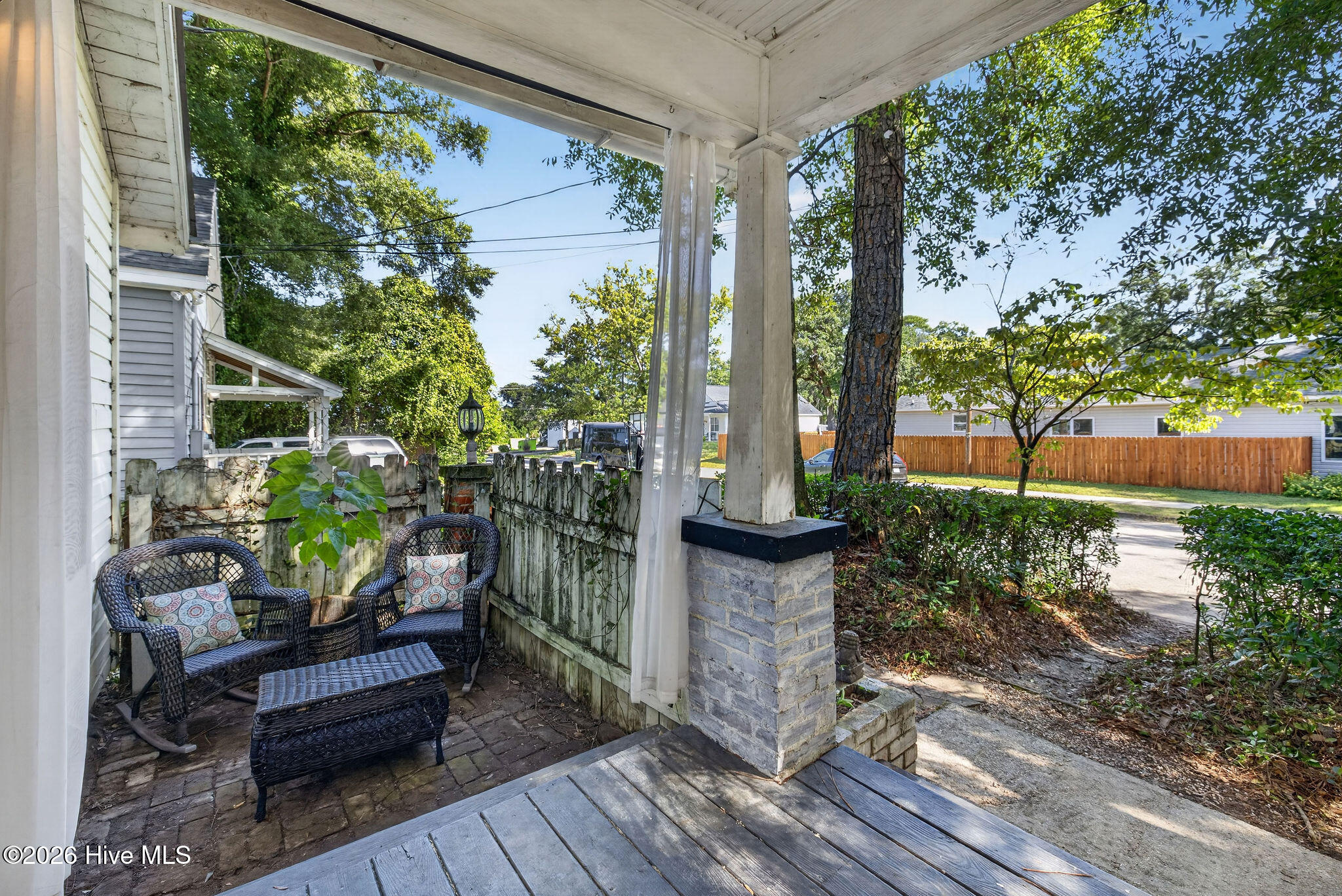 1822 Waddell Street Property Photo 3