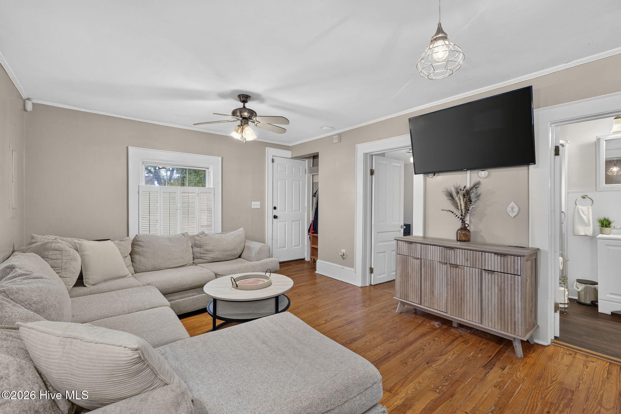 1822 Waddell Street Property Photo 4