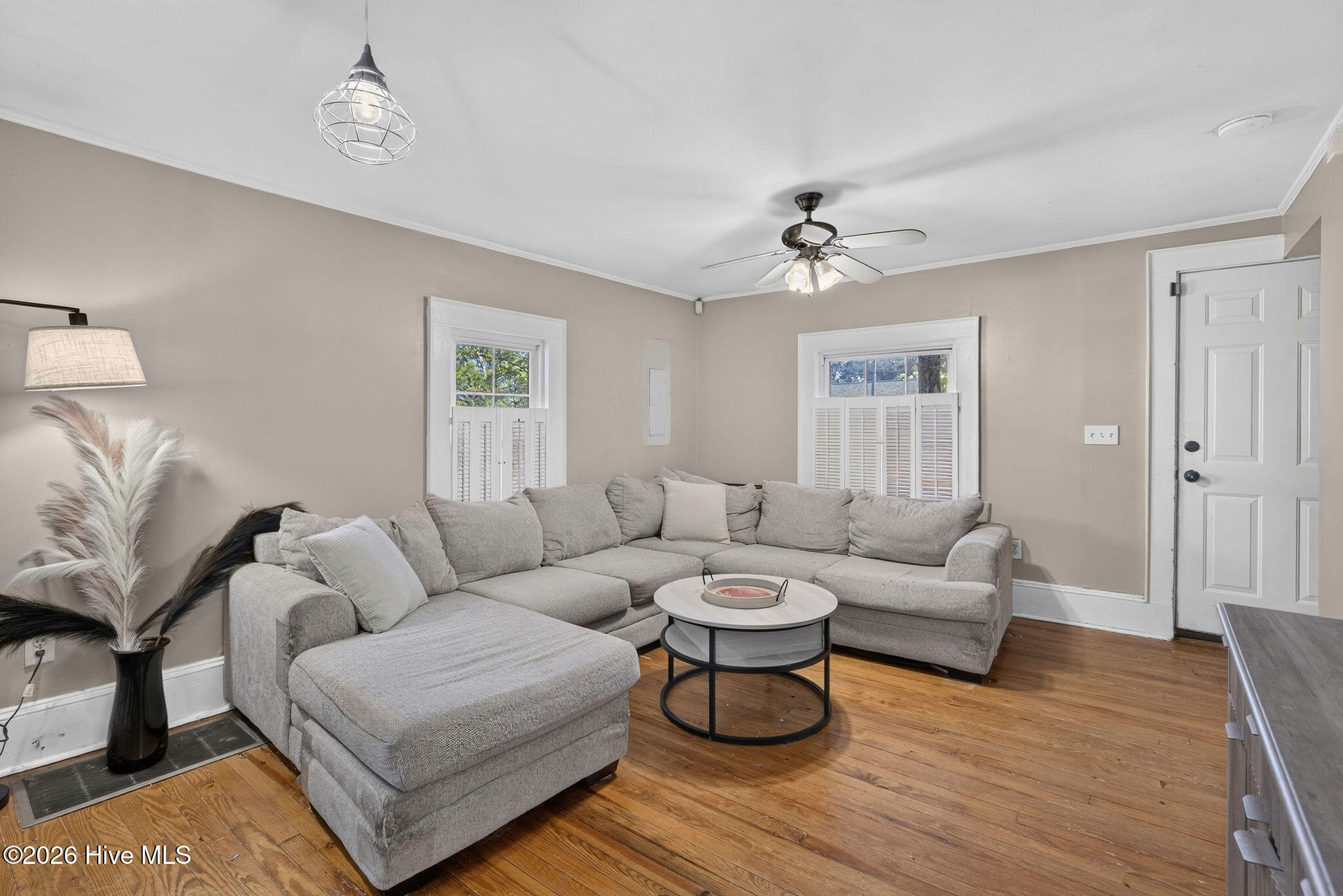 1822 Waddell Street Property Photo 5