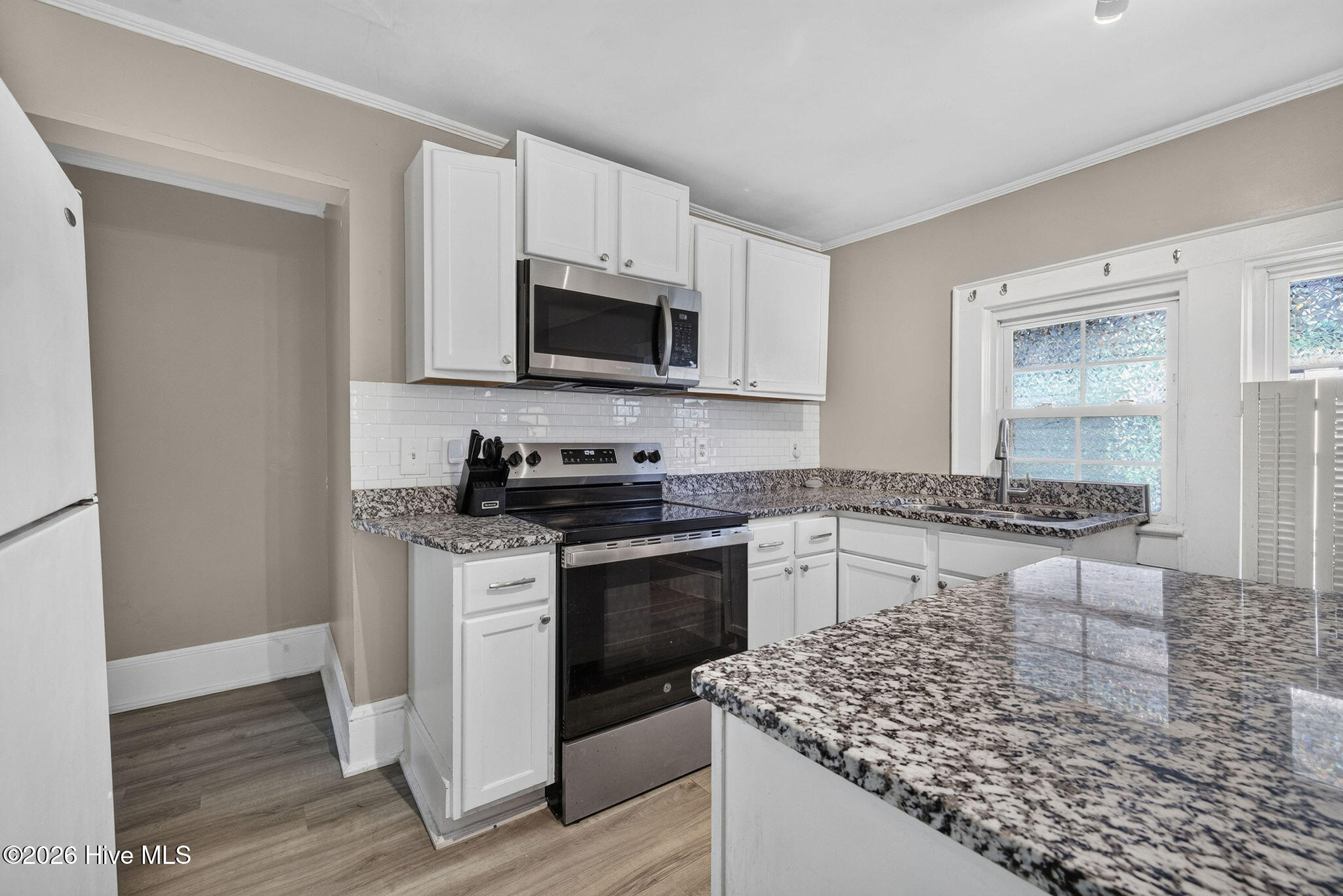 1822 Waddell Street Property Photo 9