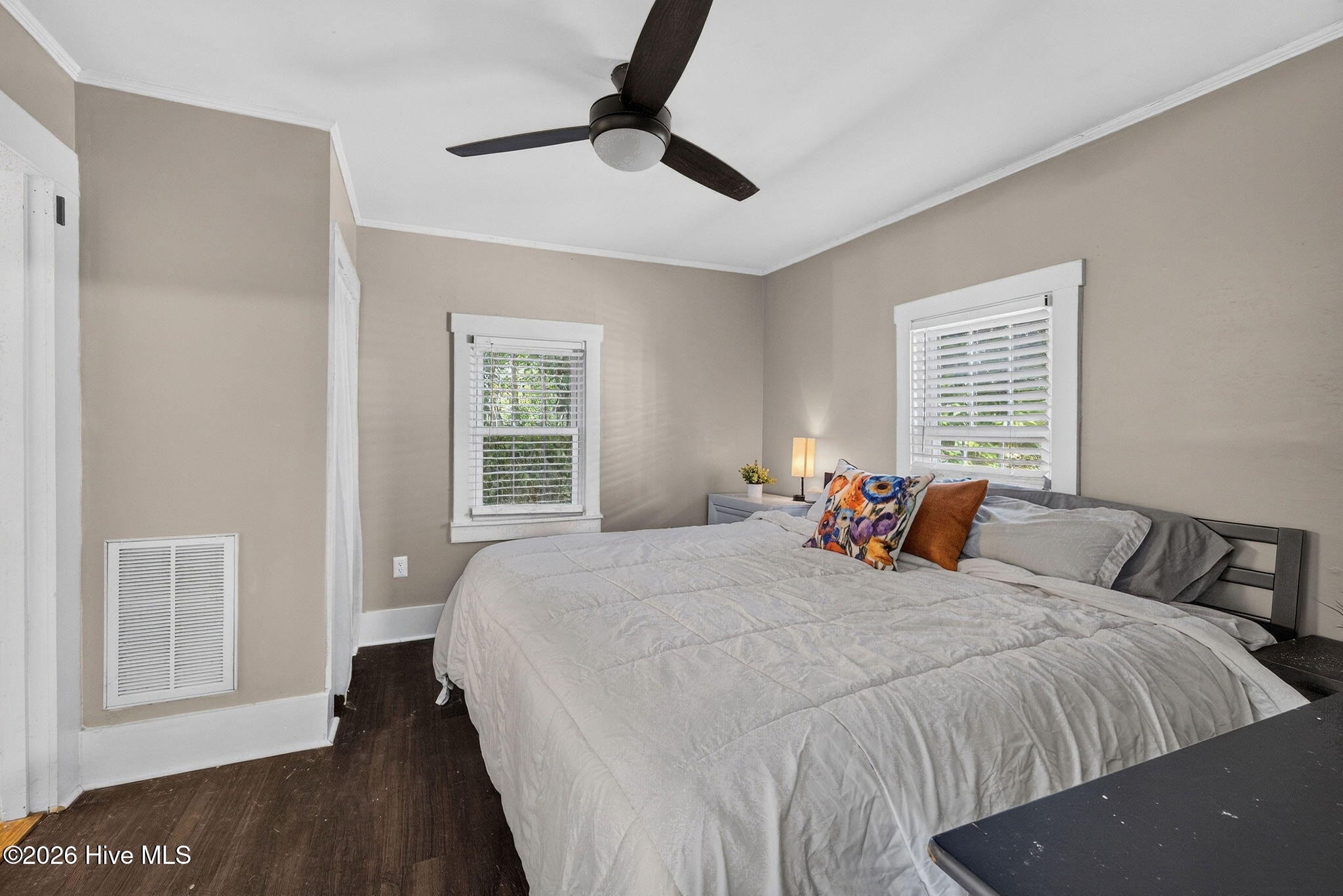 1822 Waddell Street Property Photo 11