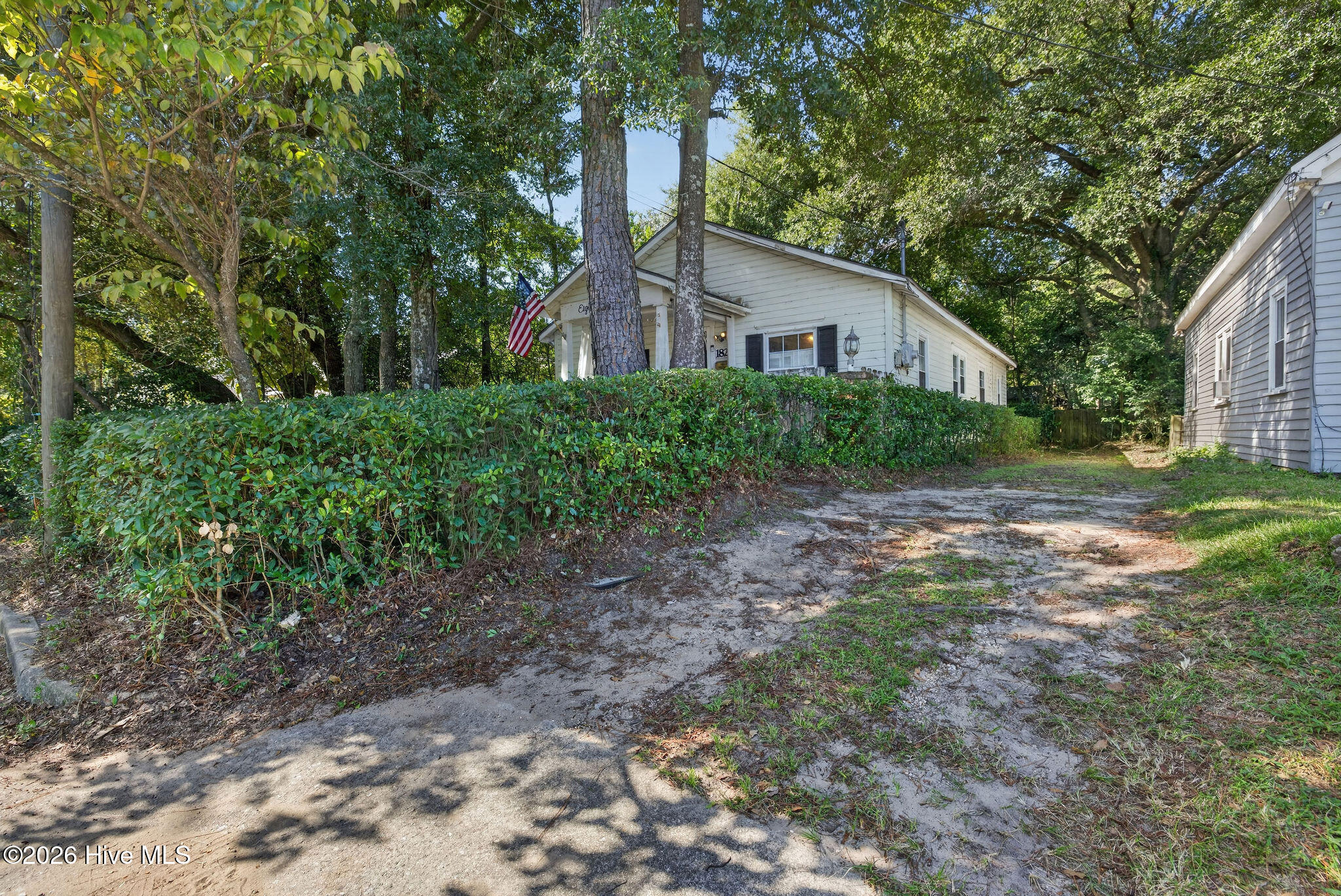 1822 Waddell Street Property Photo 35