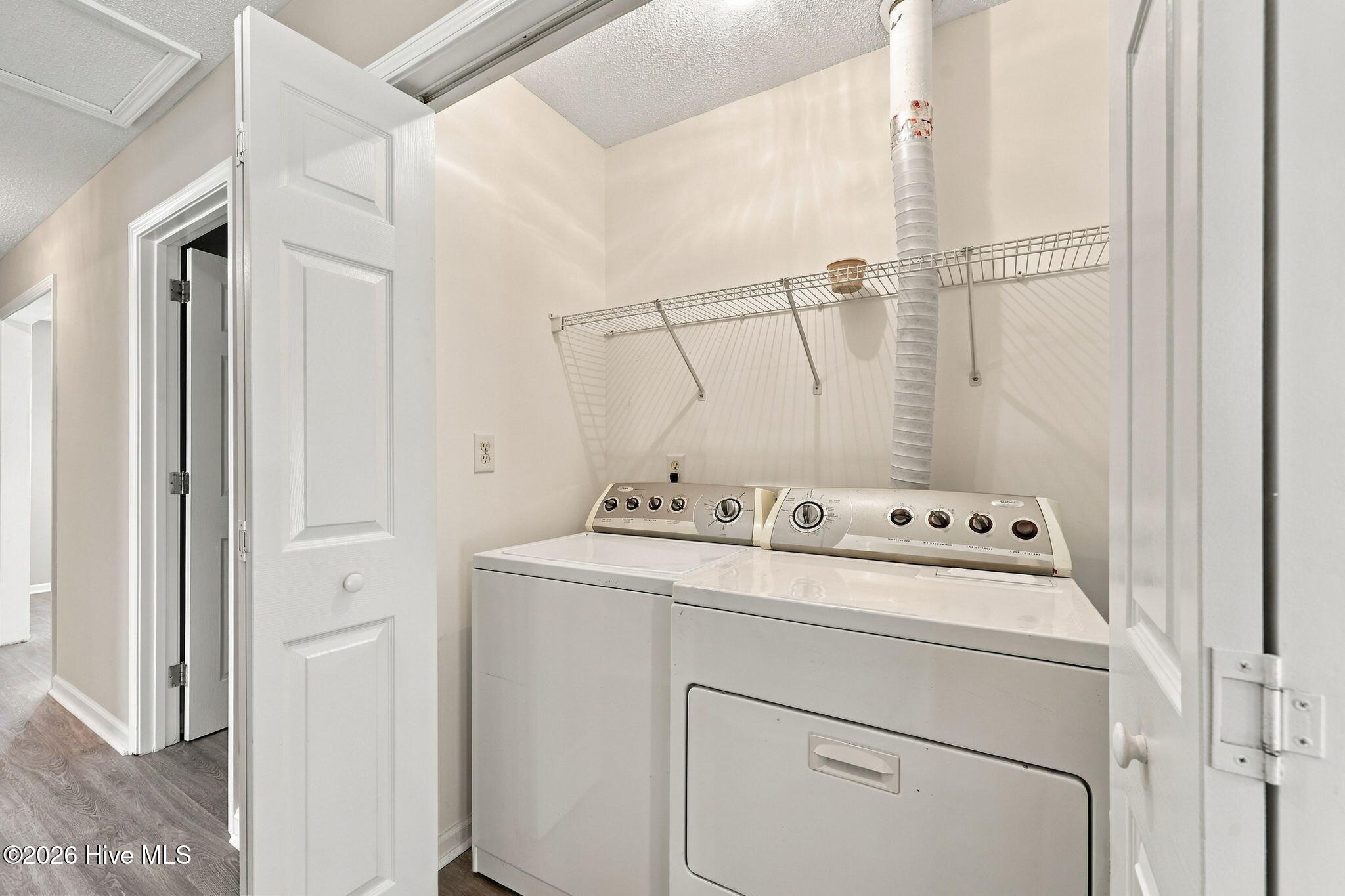 1001 Courtyard E Property Photo 17