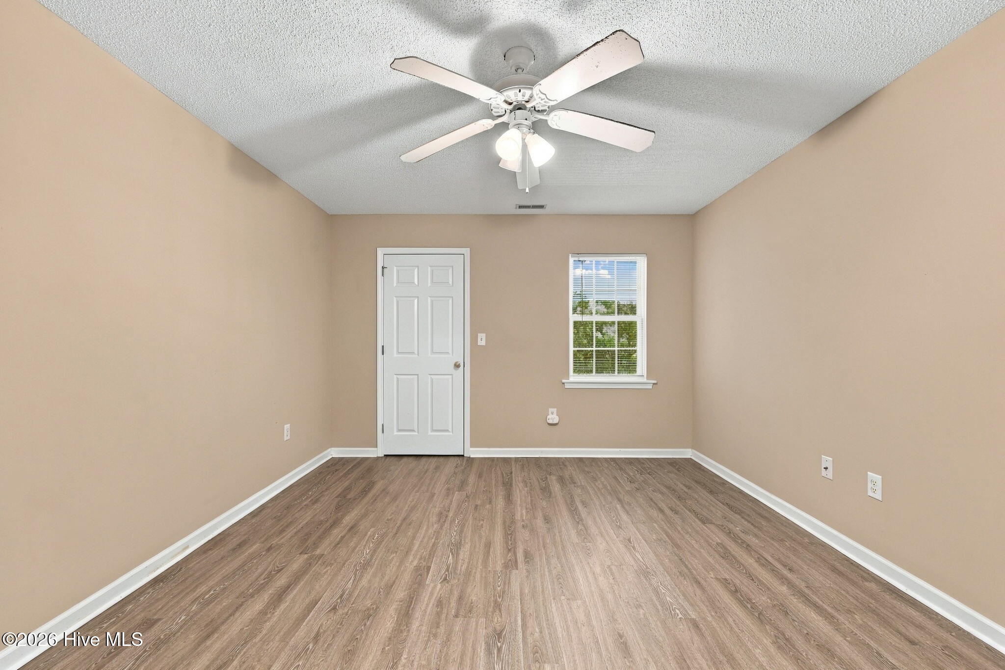 1001 Courtyard E Property Photo 22