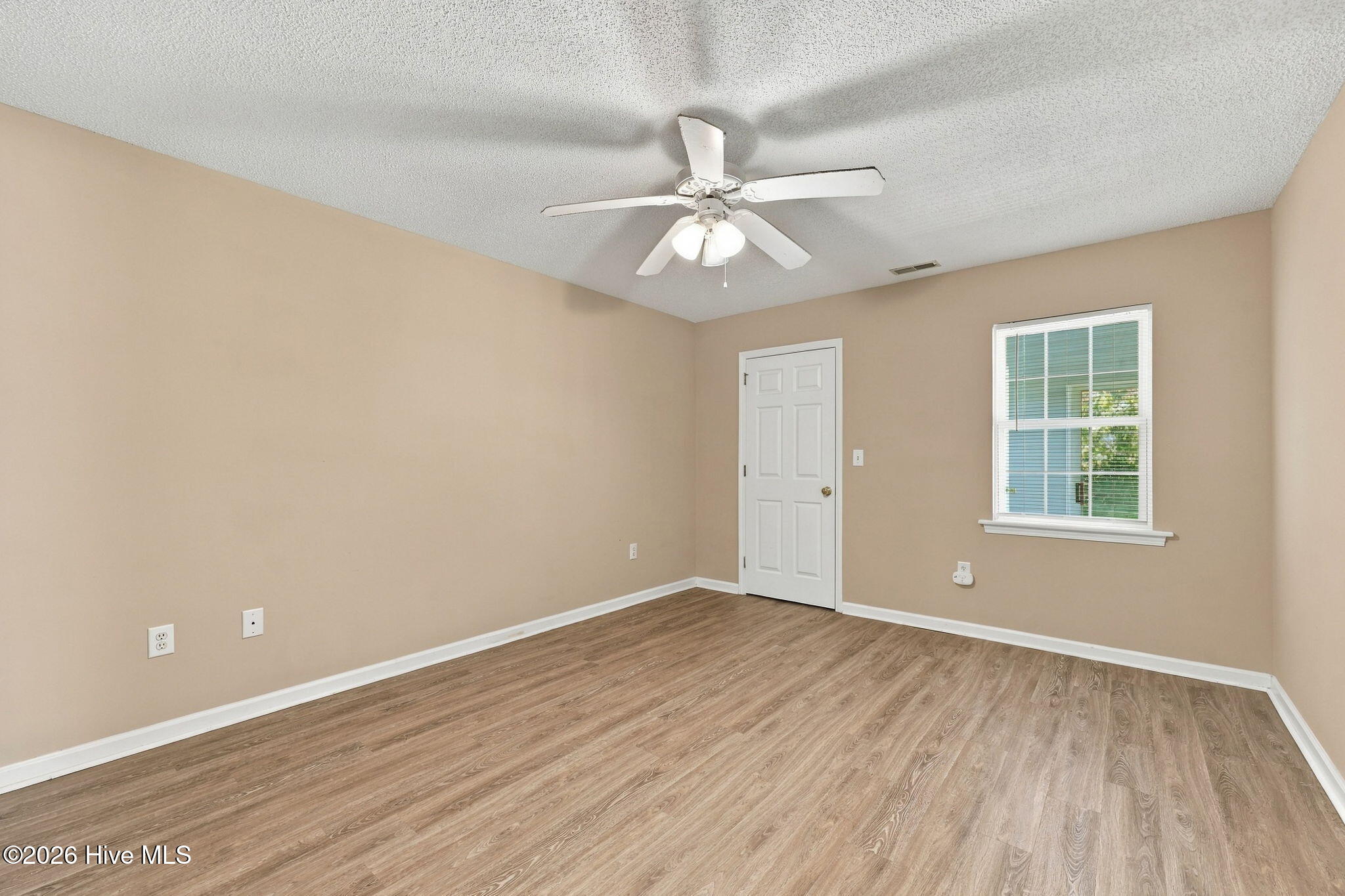 1001 Courtyard E Property Photo 23